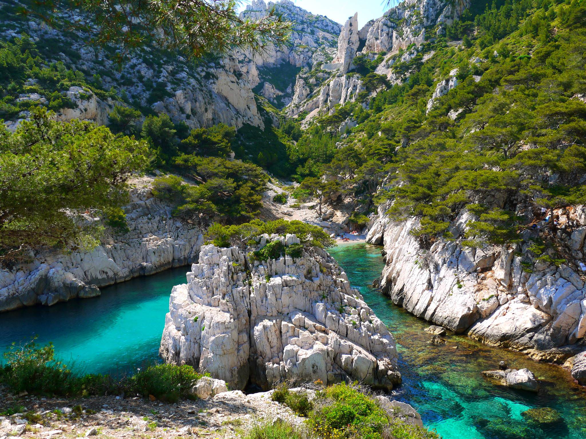 2048x1536 Near Marseille (France) / 3000 x 2000 / Mountains / Photography