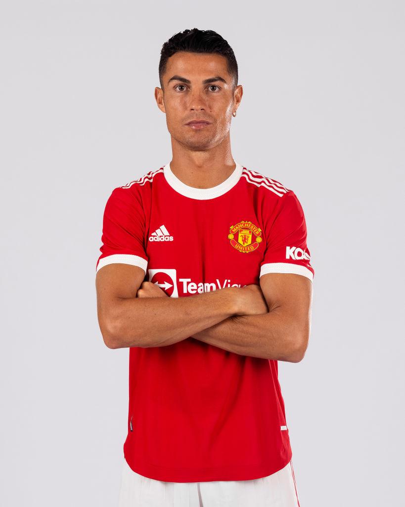 819x1024 Manchester United release photo of Cristiano Ronaldo wearing new kit