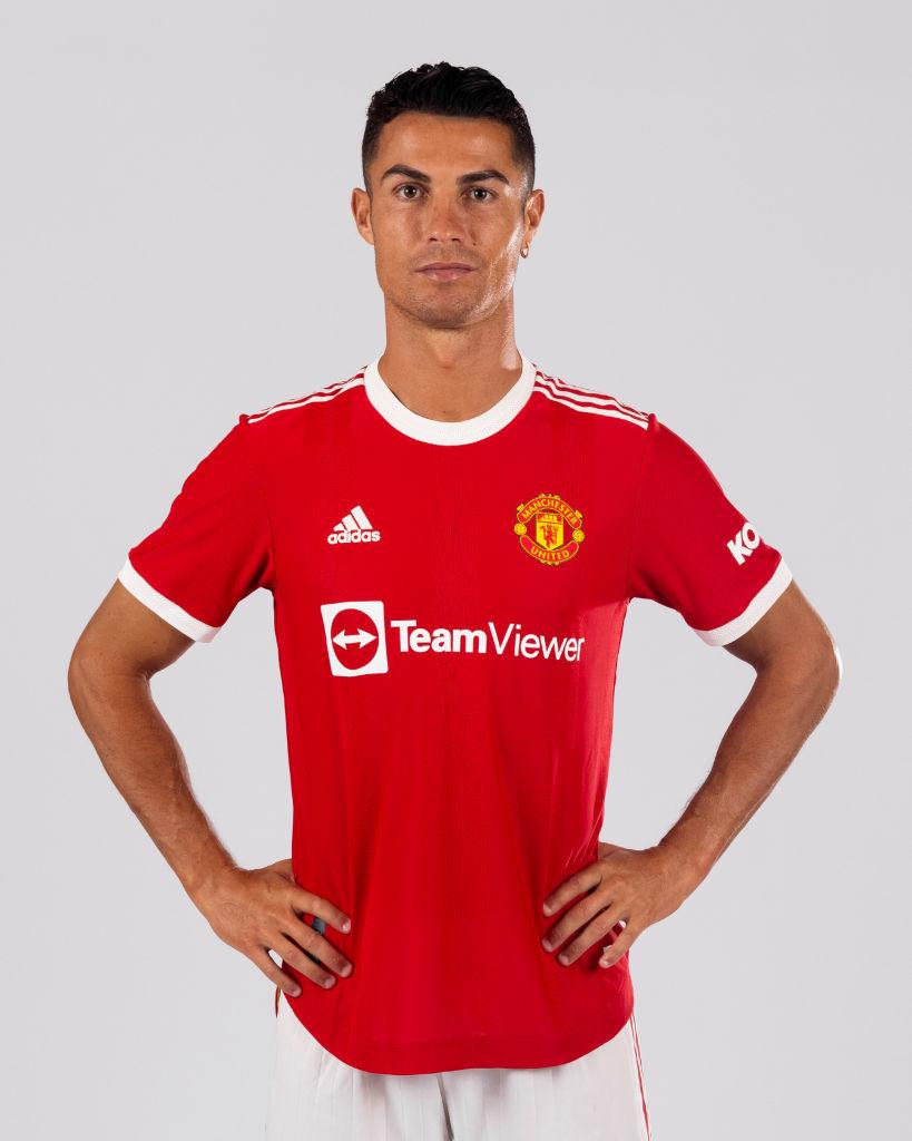 819x1024 Manchester United release photo of Cristiano Ronaldo wearing new kit
