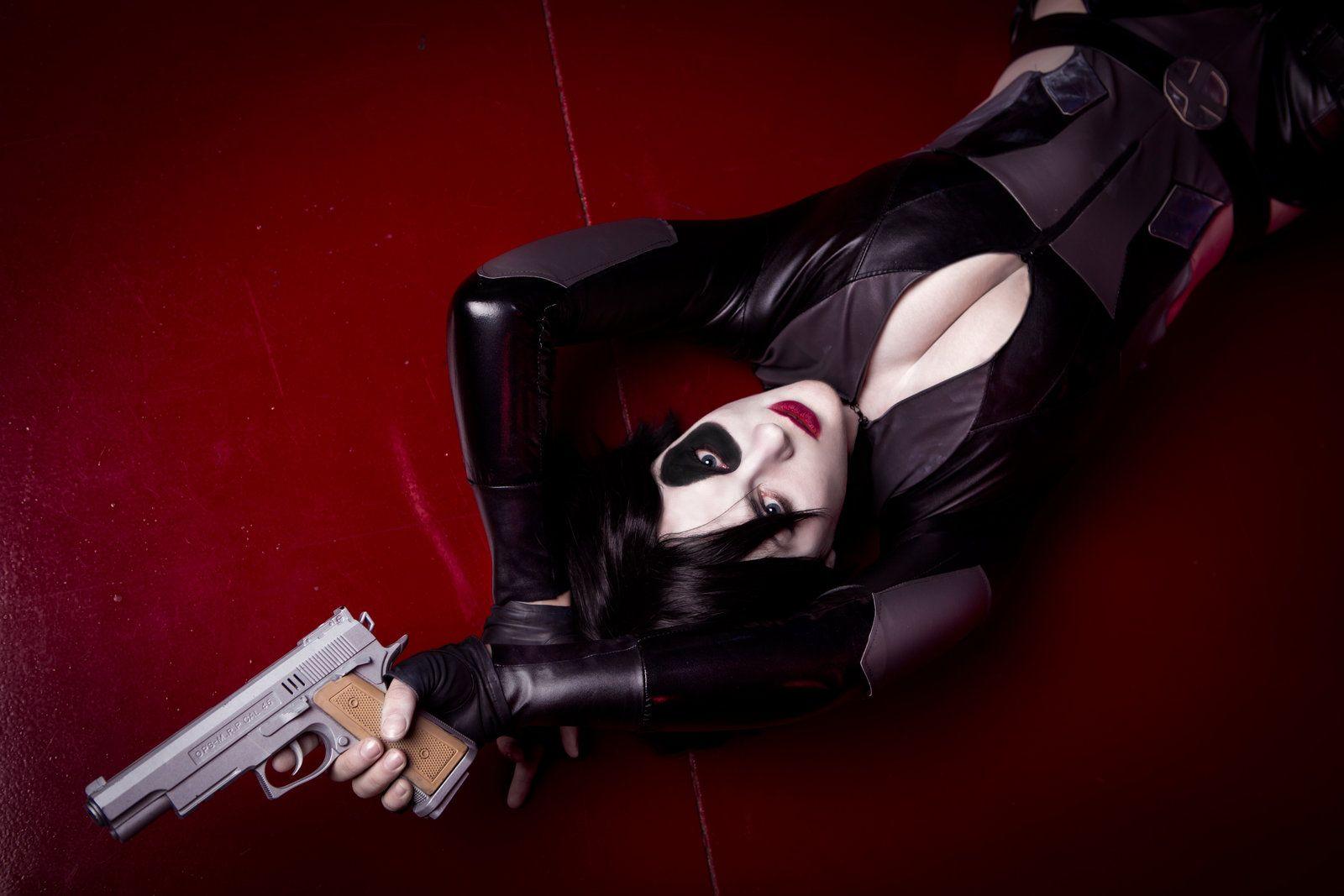 1600x1067 Domino