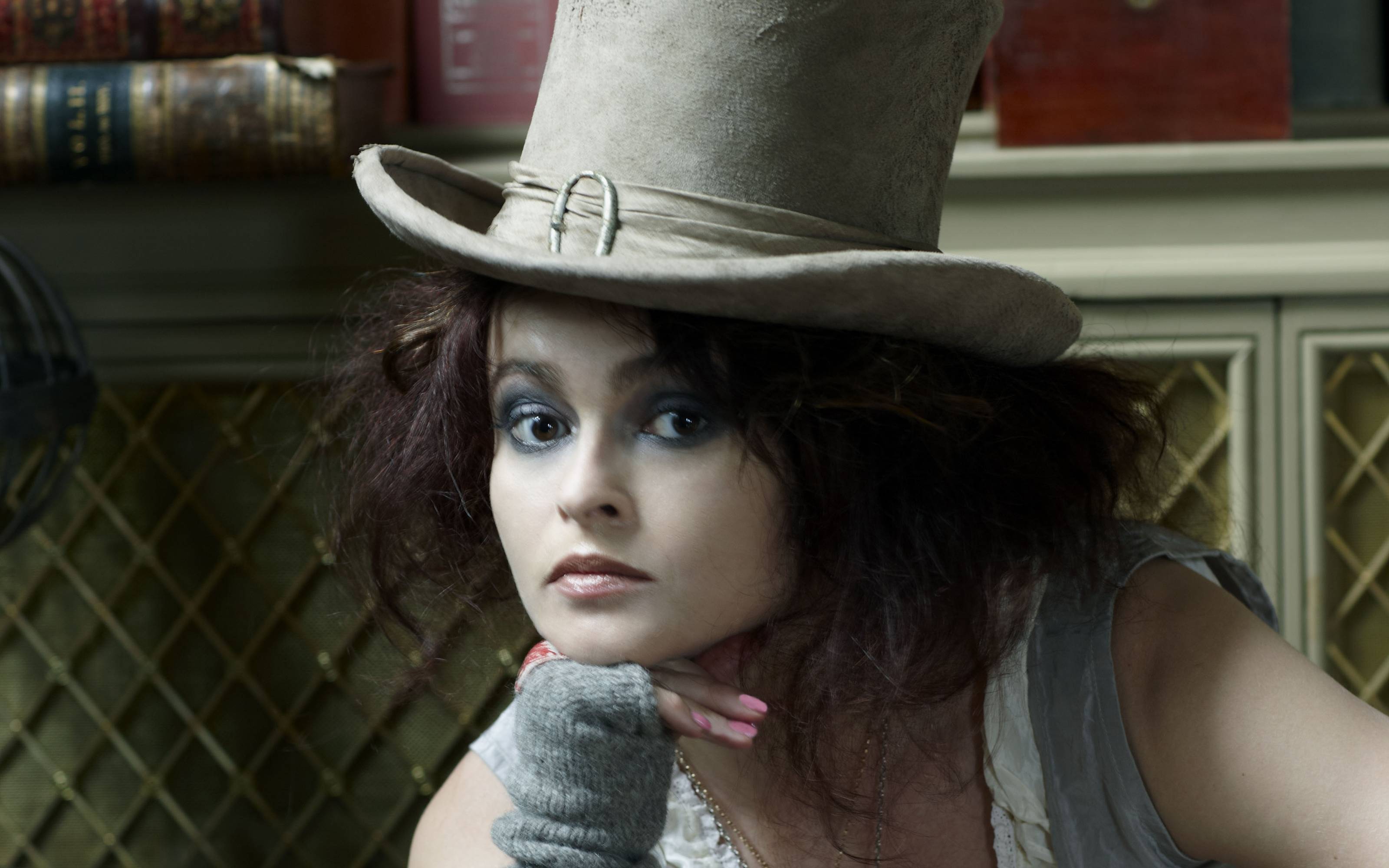 3200x2000 Helena Bonham Carter In Cap Image Wallpaper, HD Celebrities 4K Wallpaper, Image, Photo and Background
