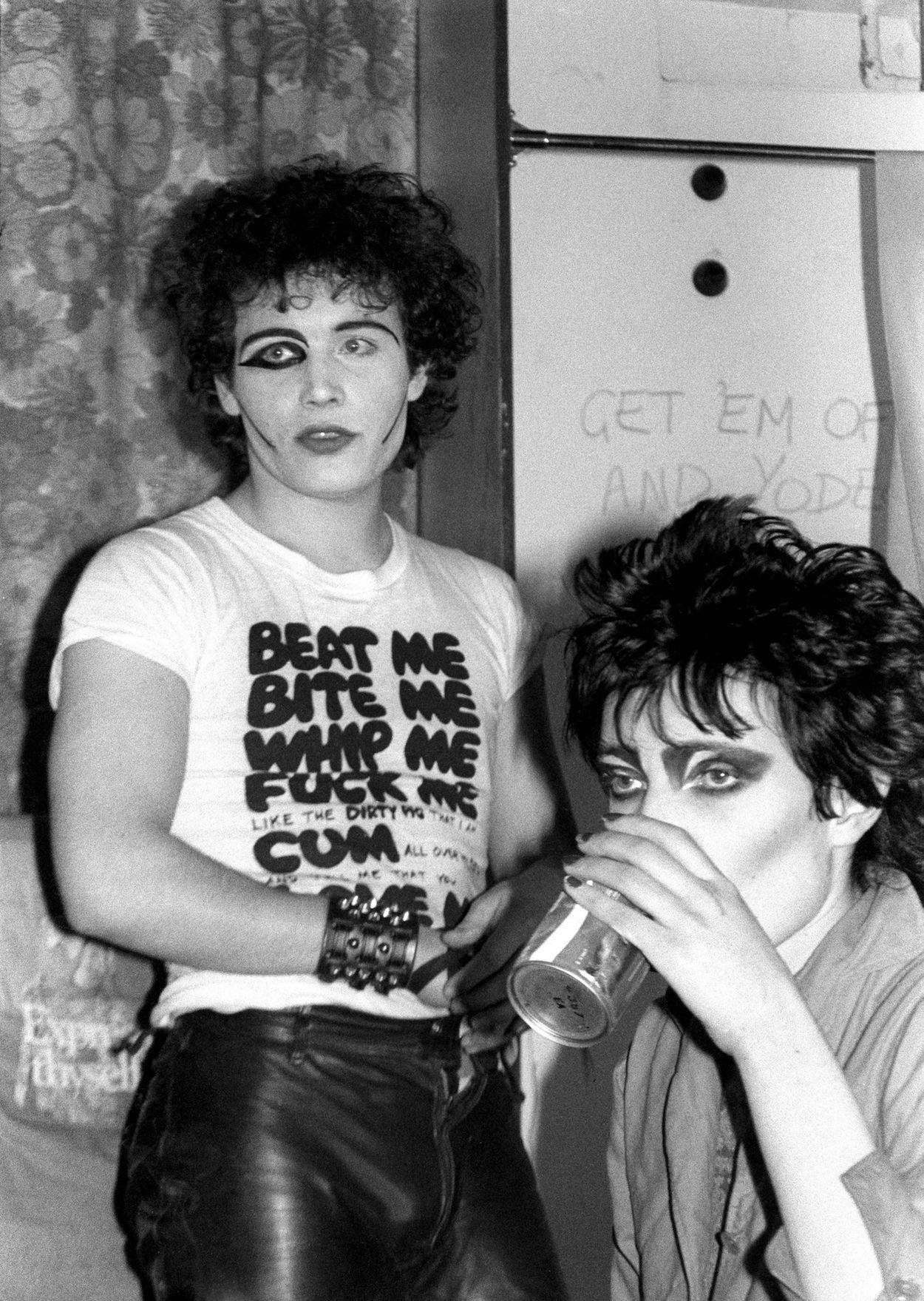 1250x1759 Simon And Siouxsie