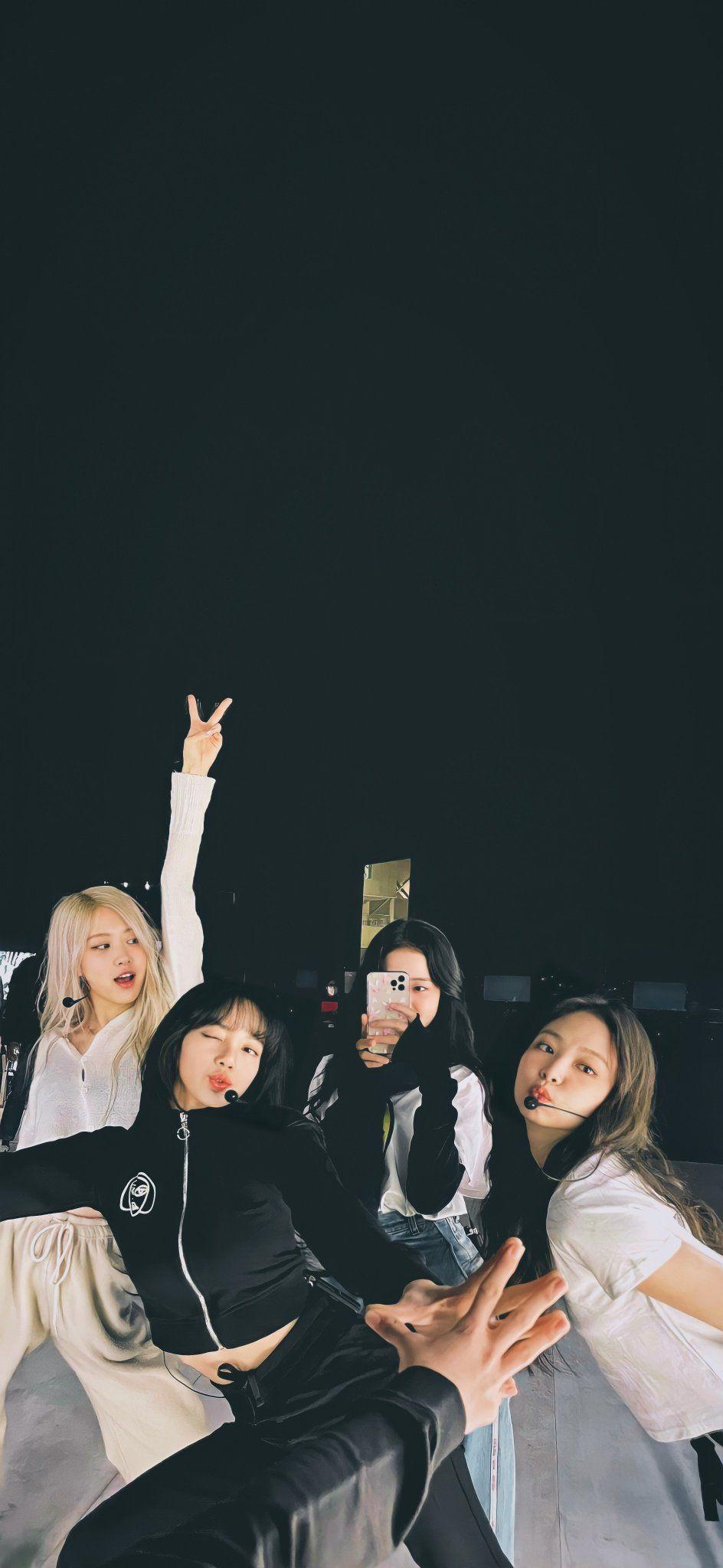 944x2048 