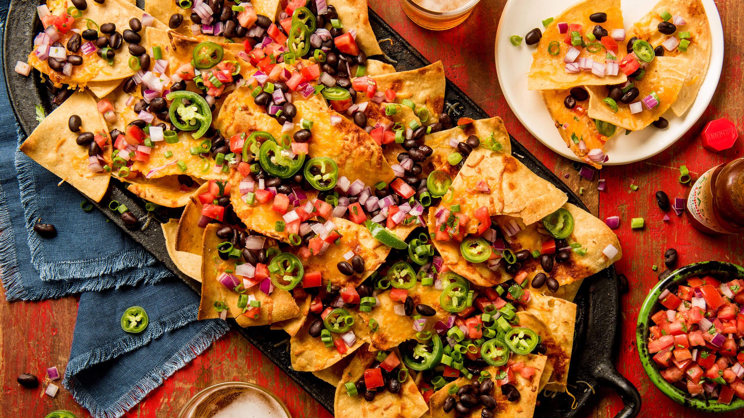 2560x1440 Cheesy Chipotle Nachos. TABASCO® Recipes