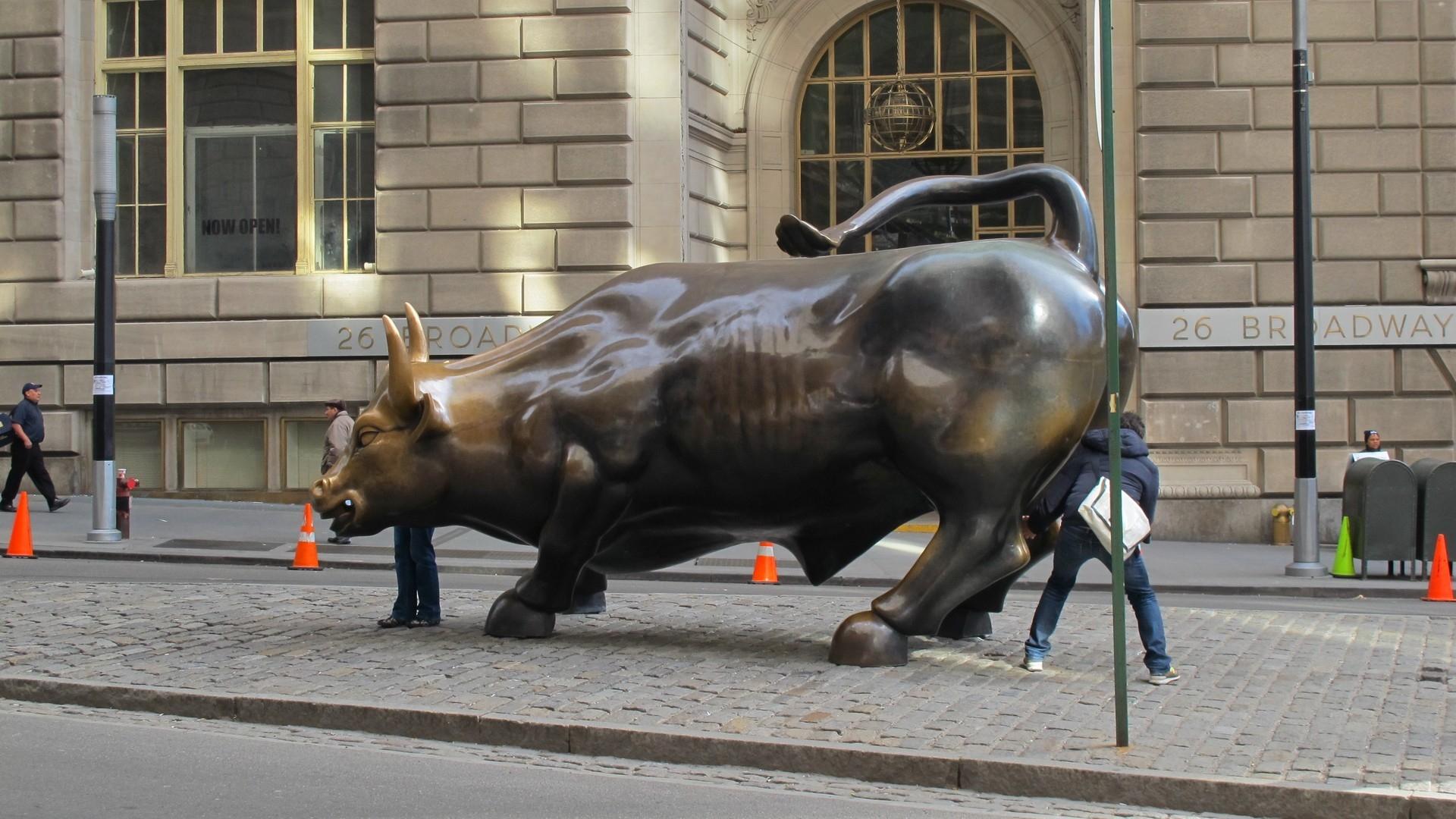 1920x1080 usa new york city manhattan bull statues charging new york stock exchange 1920x1080 wallpaper High Quality Wallpaper, High Definition Wallpaper