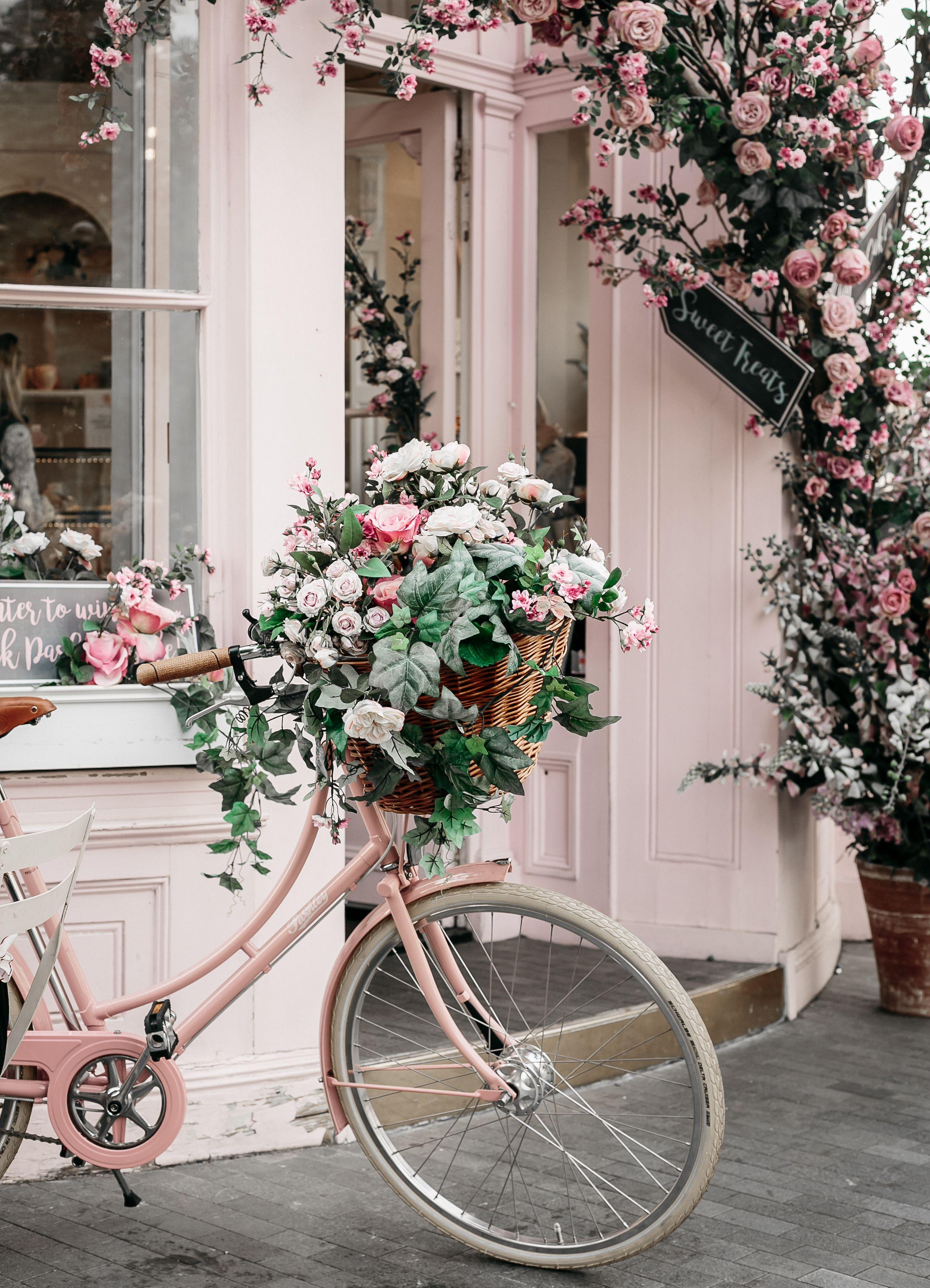 2640x3655 Peggy Porschen cakes, Elizabeth Street, Belgravia, London. Flower aesthetic, Pastel pink aesthetic, Spring aesthetic