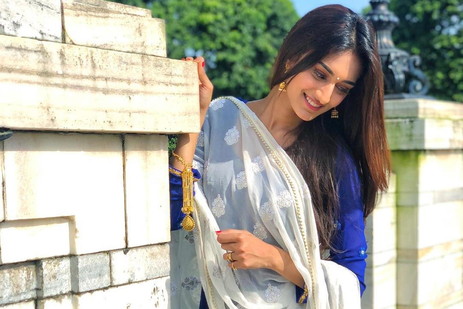 1600x1067 Erica Fernandes Beautiful HD Wallpaper Wallpaper Online