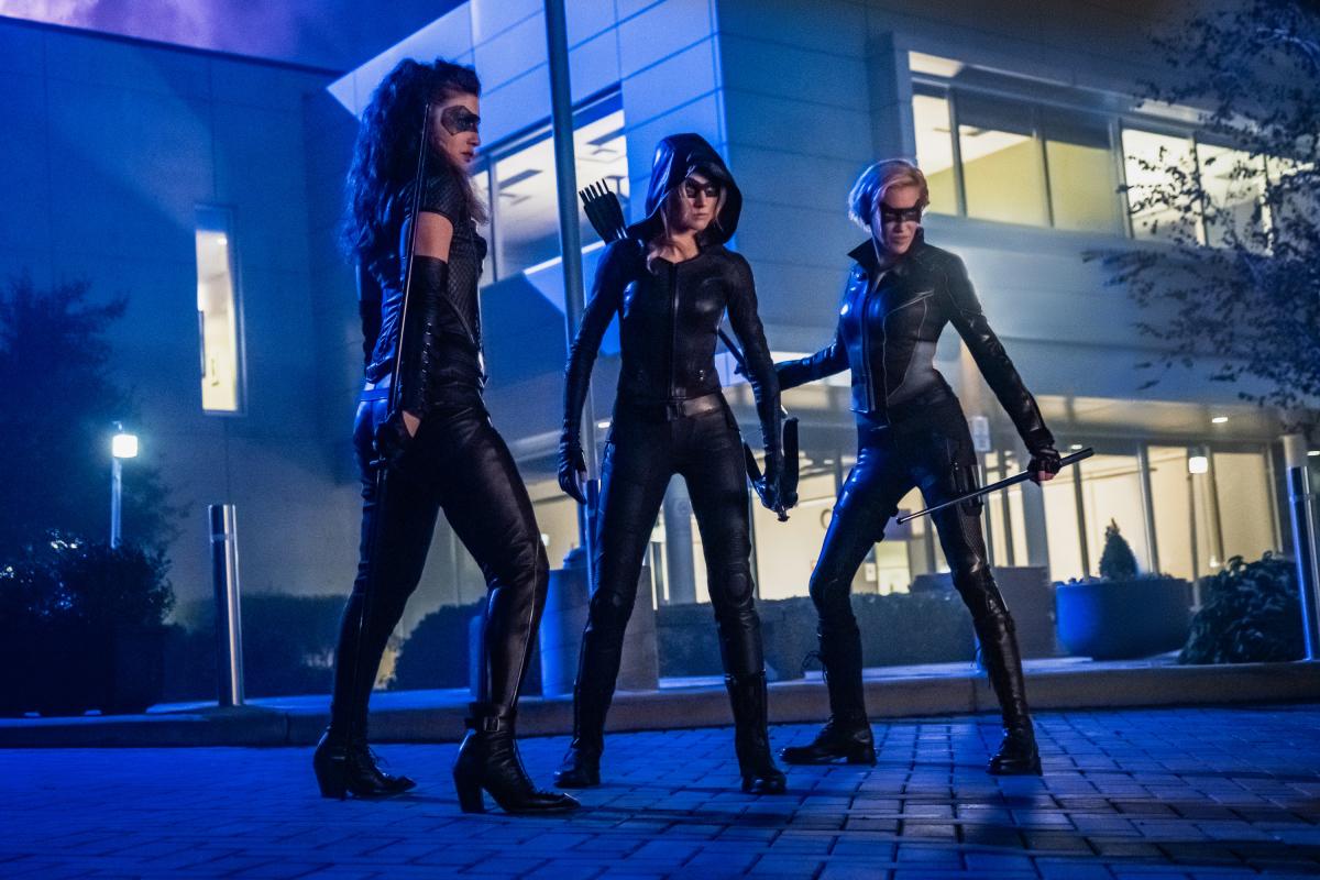 1200x800 New Picture of Green Arrow and The Canaries Have Us Excited and Asking Questions. The Mary Sue