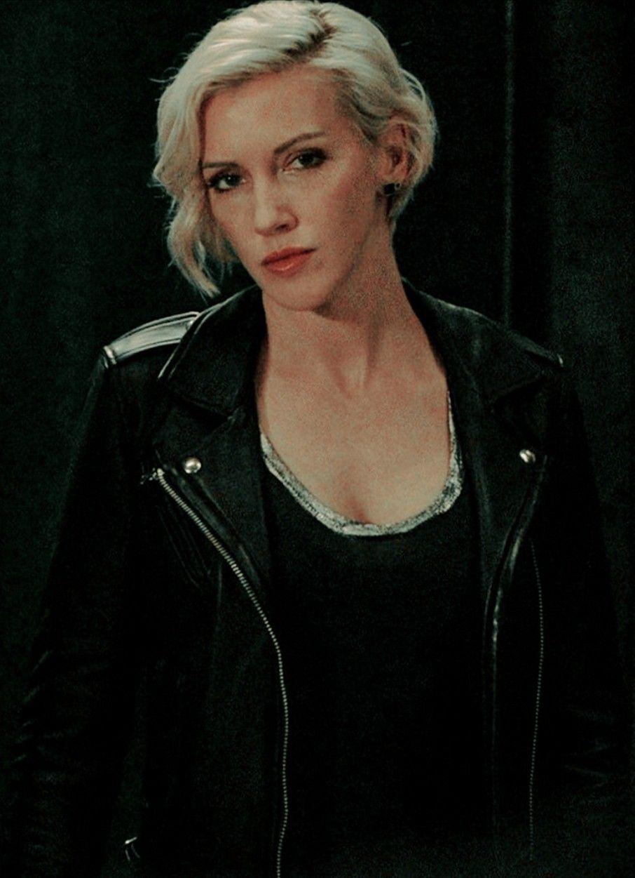 906x1251 Katie Cassidy As Laurel Lance Earth 2. Katie Cassidy, Dinah Laurel Lance, Lance Black