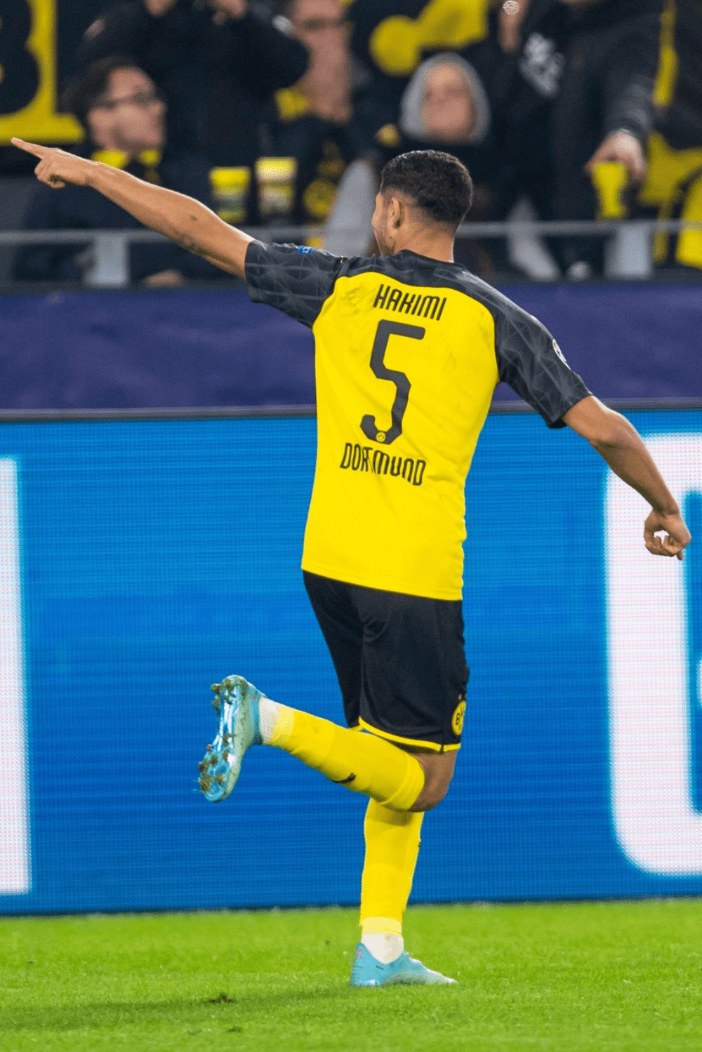1000x1499 achrafhakimi on Twitter. Football wallpaper, Football, Soccer players