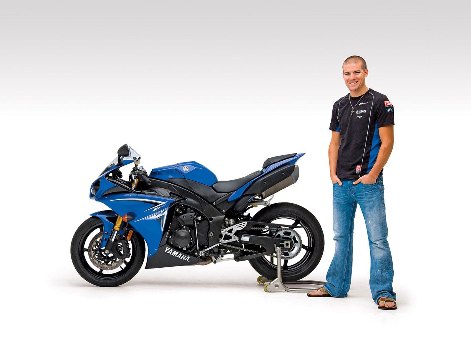 1600x1200 Motorcyclist of the Year '09 Spies Wallpaper