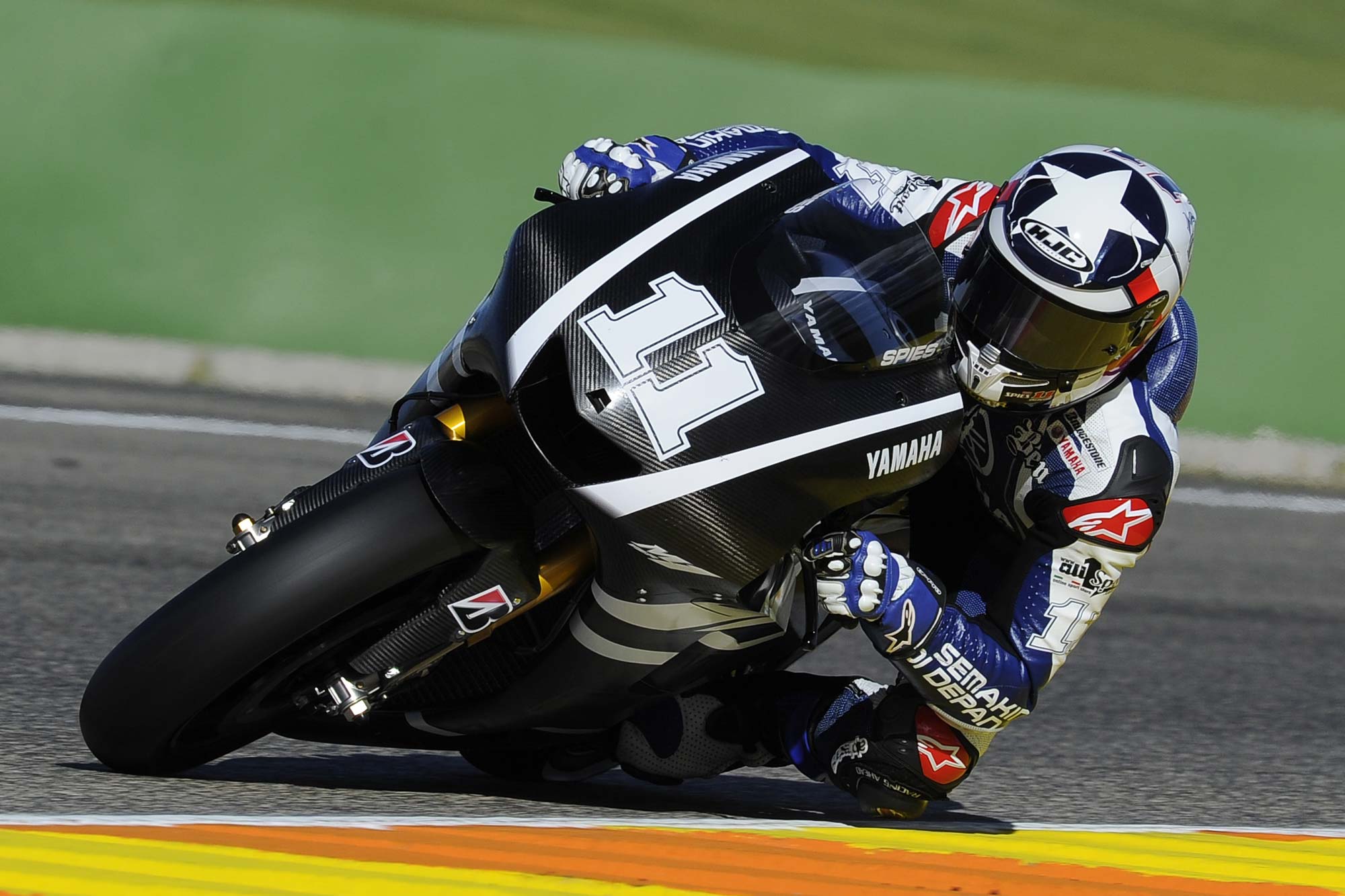 2000x1333 Ben Spies On The 2011 Yamaha YZR M1 & Rubber