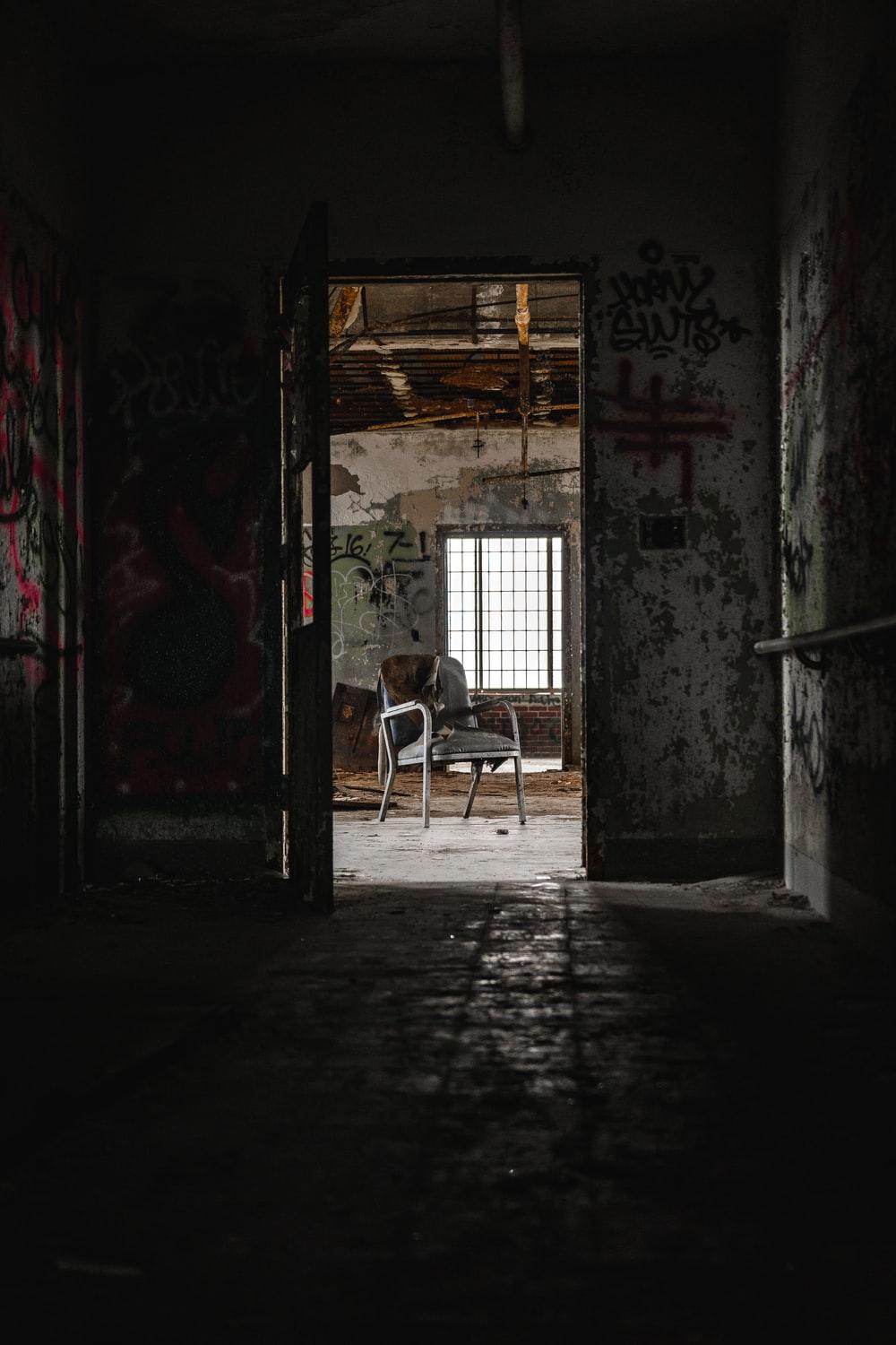 1000x1500 Haunted Hospital Wallpaper