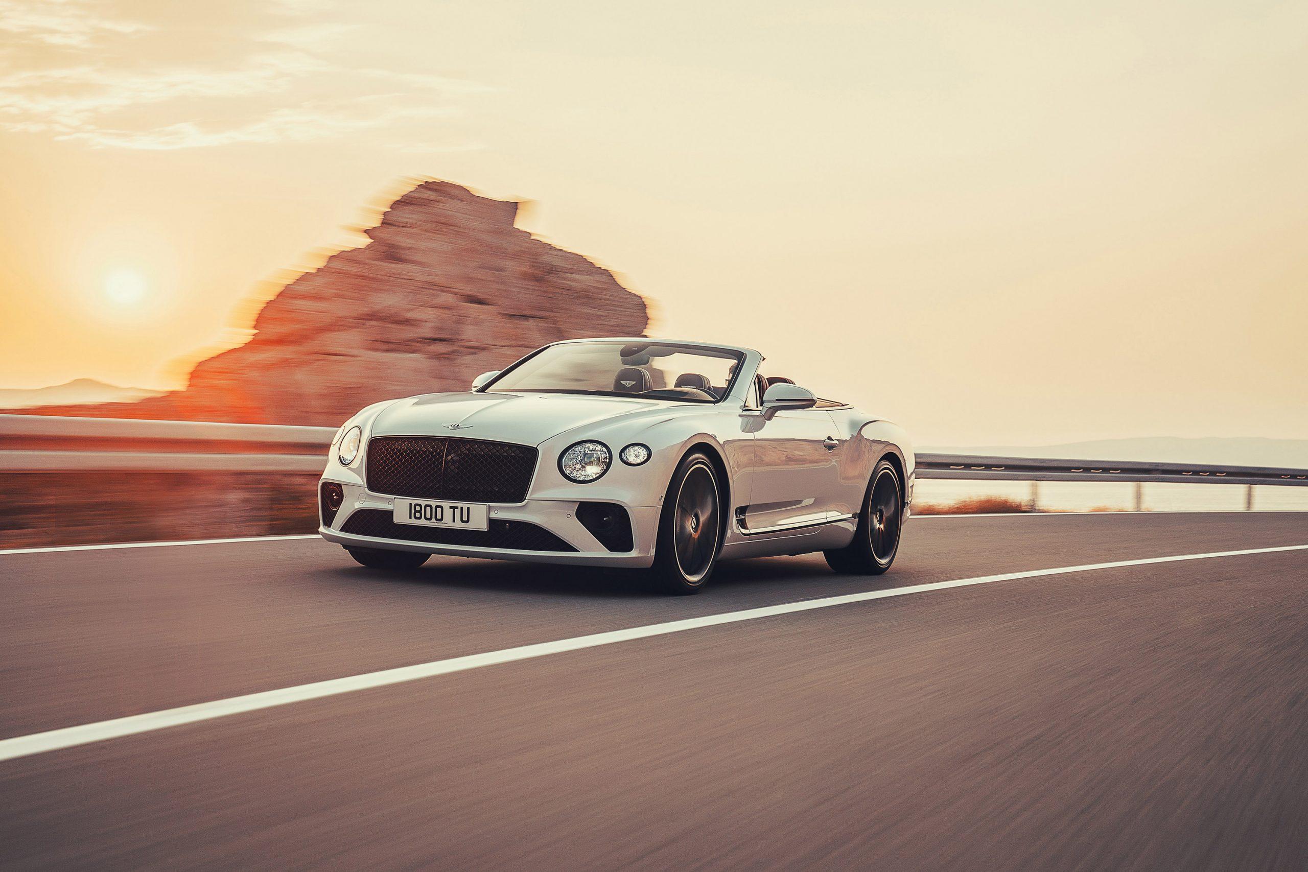 2560x1707 Bentley Continental GT Convertible Wallpaper