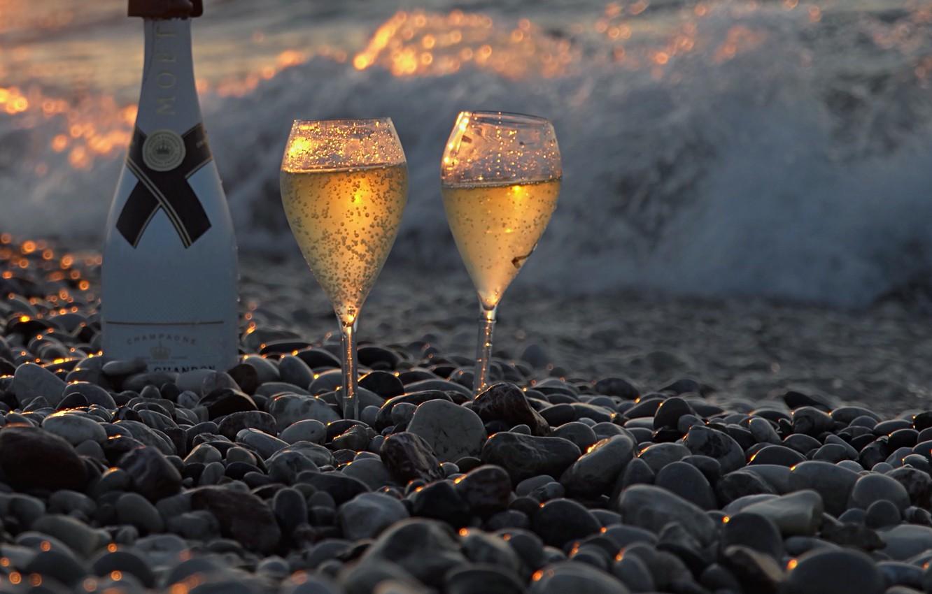 1332x850 Wallpaper glass, beach, dusk, stones, champagne image for desktop, section еда