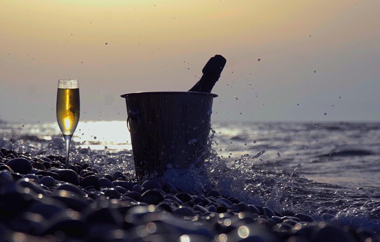 1332x850 Wallpaper summer, beach, splash, champagne, champagne glass image for desktop, section еда