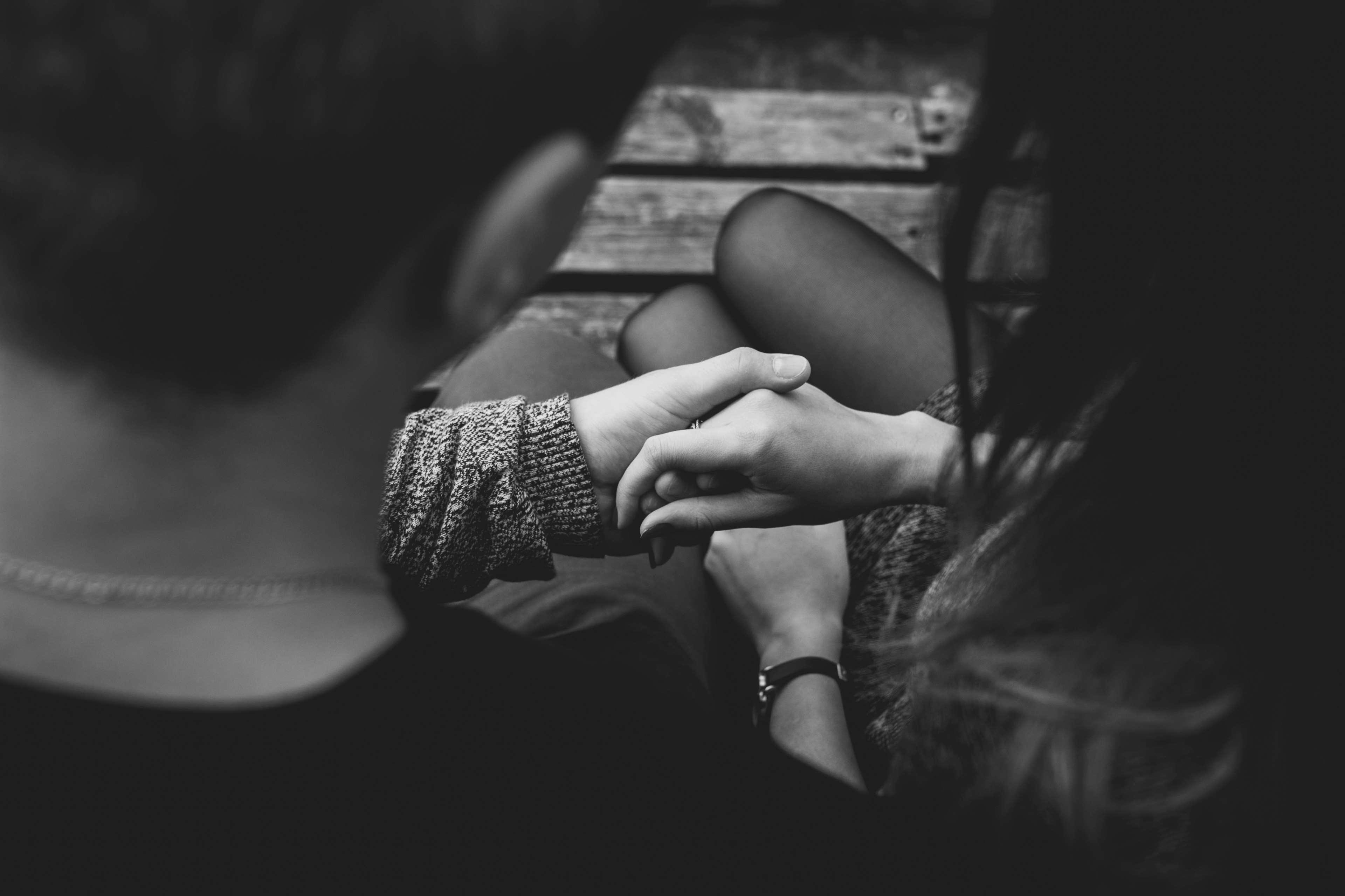 3840x2560 affection, back view, black and white, blur, couple, dark, feelings, fingers, focus, hands, handshake, holding hands, love, lovers, model, monochrome, people, relationship, romance, romantic, sit 4k wallpaper