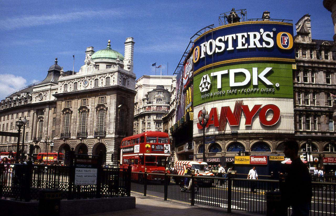 1280x821 Piccadilly circus 1992