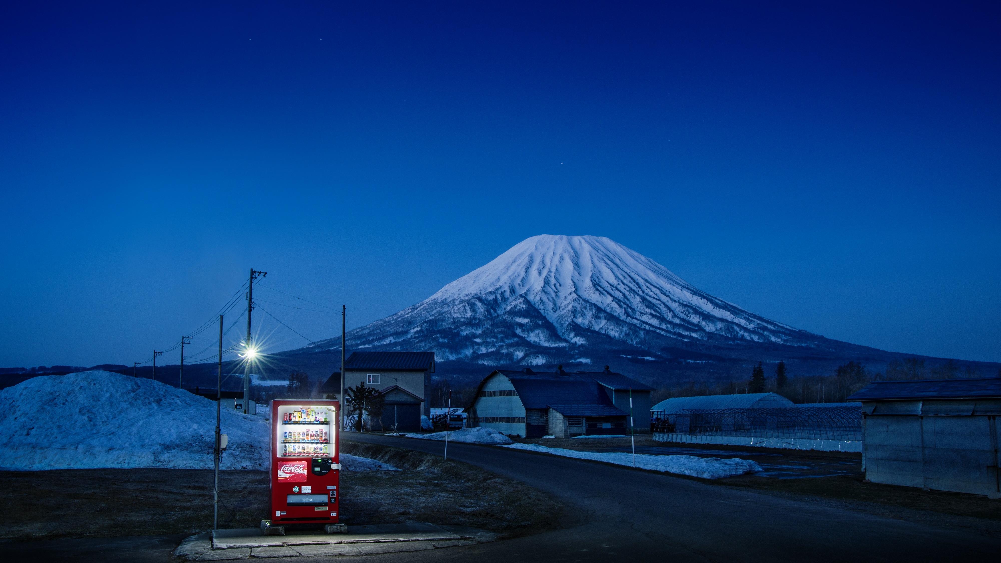 4000x2250 Lonesome Vending Machine 4k Ultra HD Wallpaper