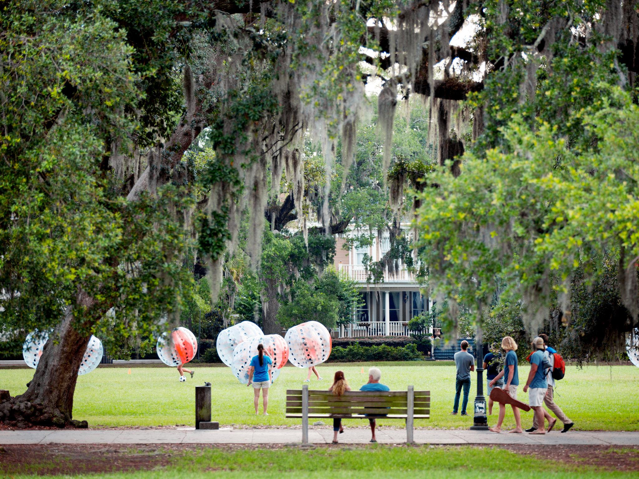 2048x1536 Hours in Savannah, Ga