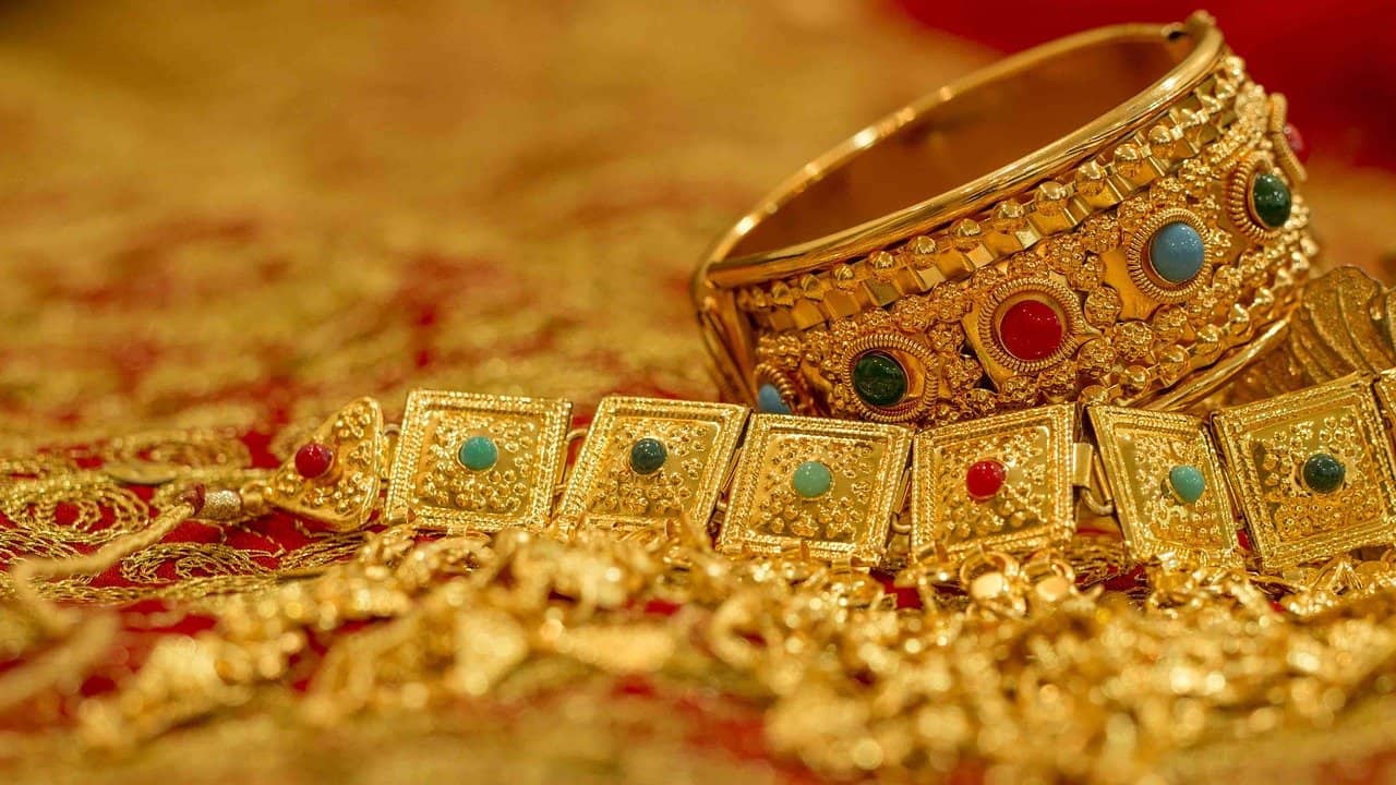 1280x720 Is it bad to leave gold jewelry in the sun?. SUN PROTECTION FOR GOLD JEWELRY