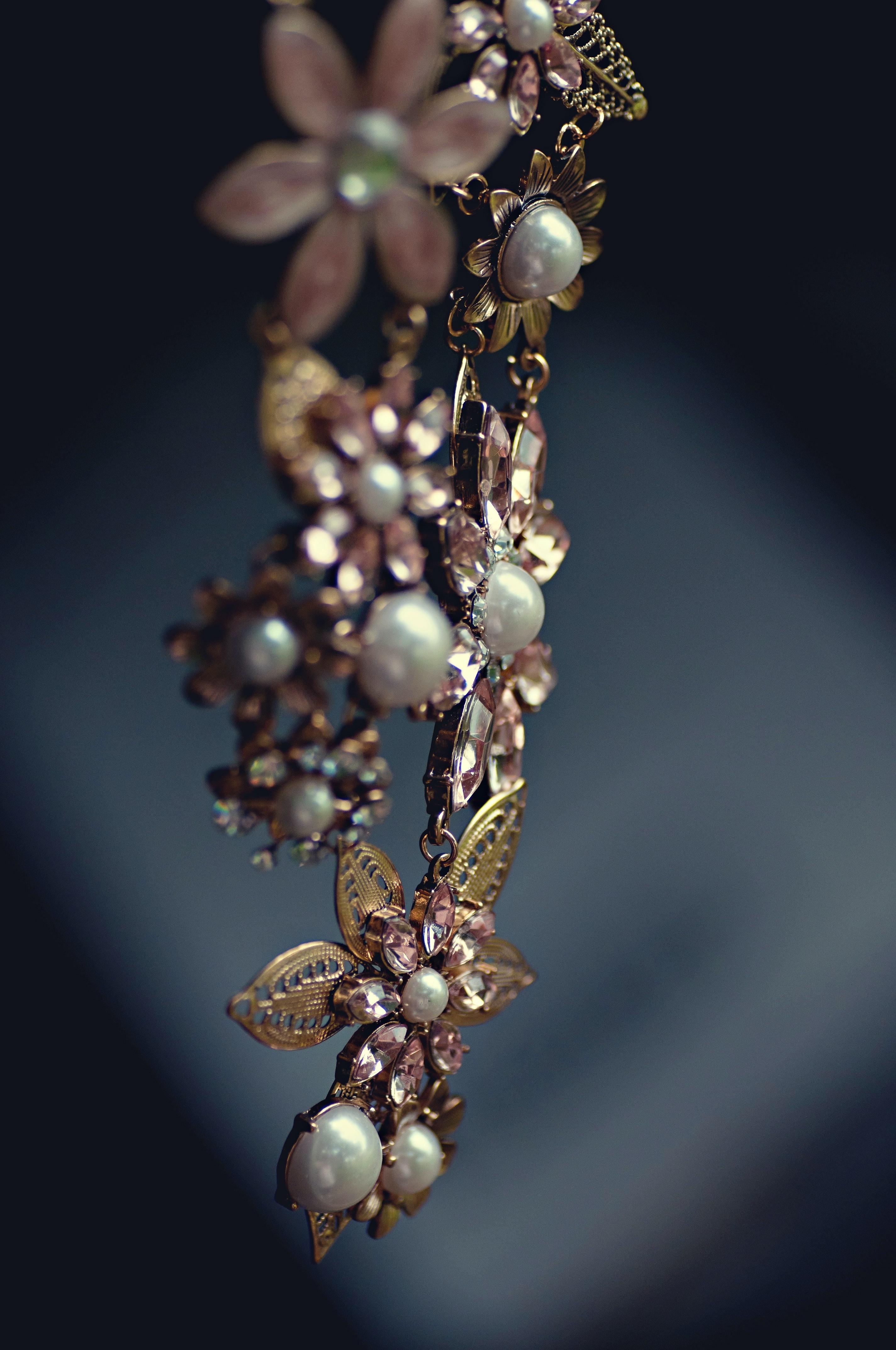 2848x4288 Gold Pearl and Rose Gold Flower Necklace · Free