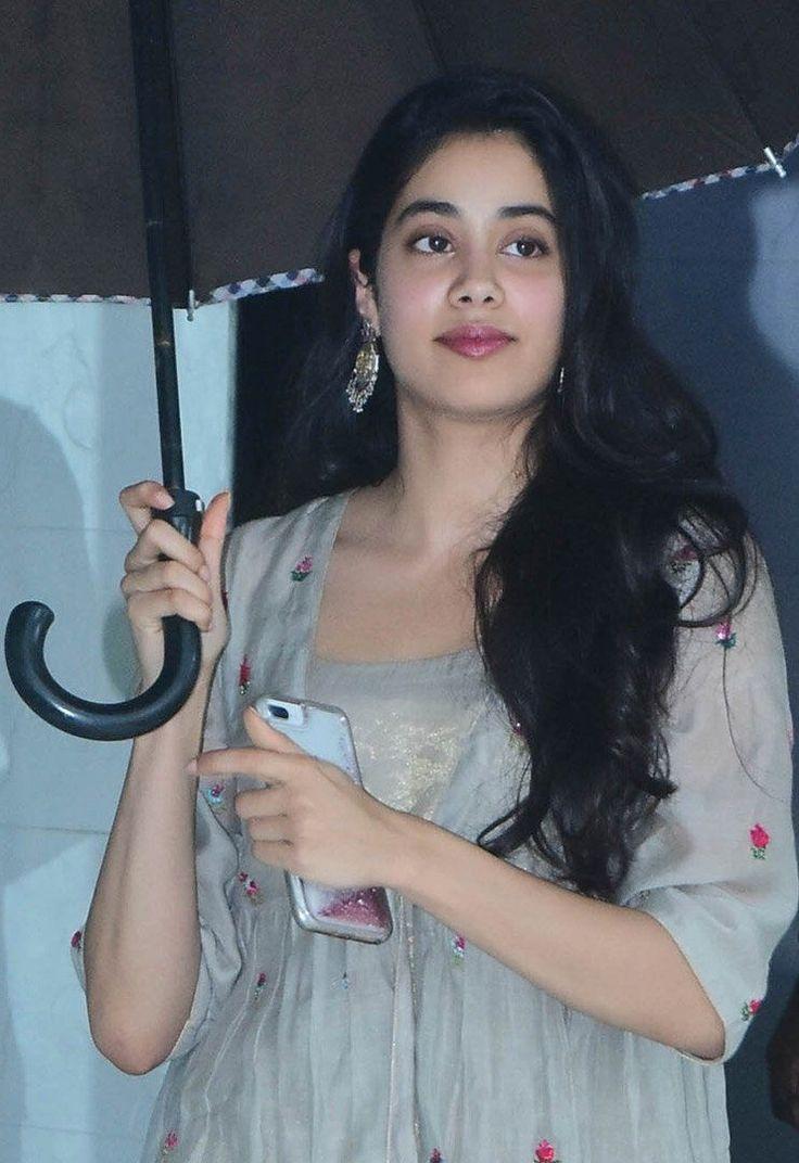 Jhanvi Kapoor Wallpapers - Top Free Jhanvi Kapoor Backgrounds ...