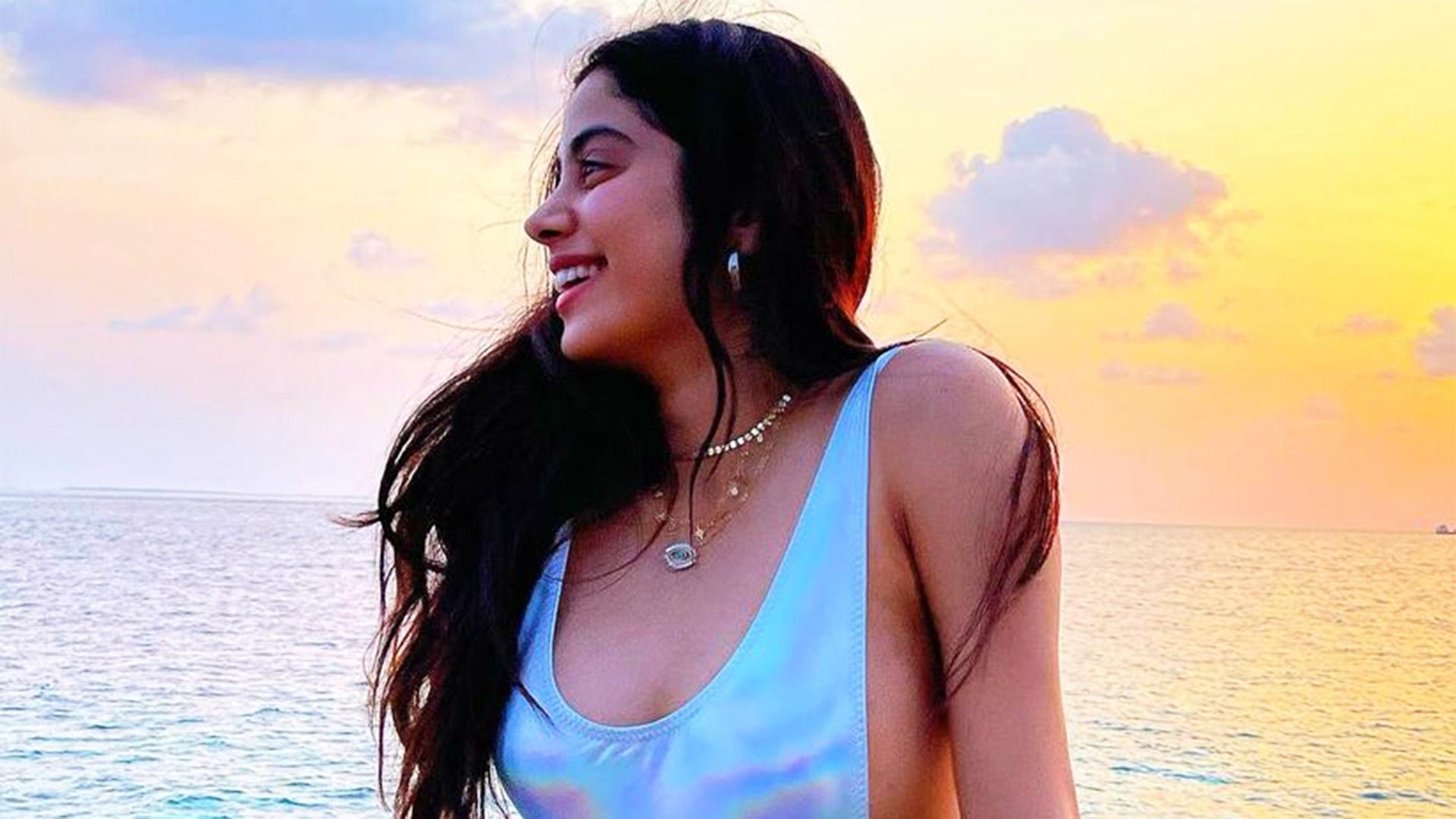 1920x1080 Janhvi Kapoor's metallic swimsuit from the Maldives is a great alternative to basic bikinis