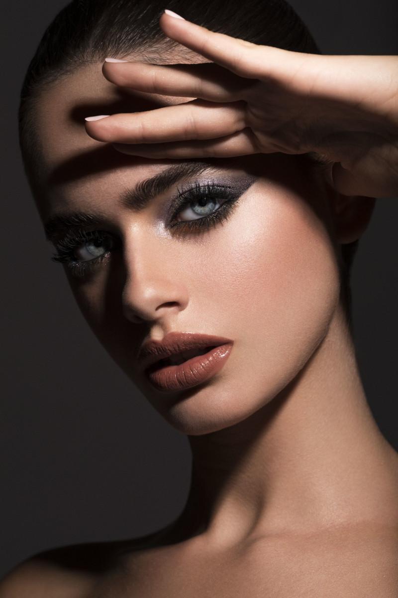 800x1200 Photo of fashion model Yael Shelbia 639351. Models