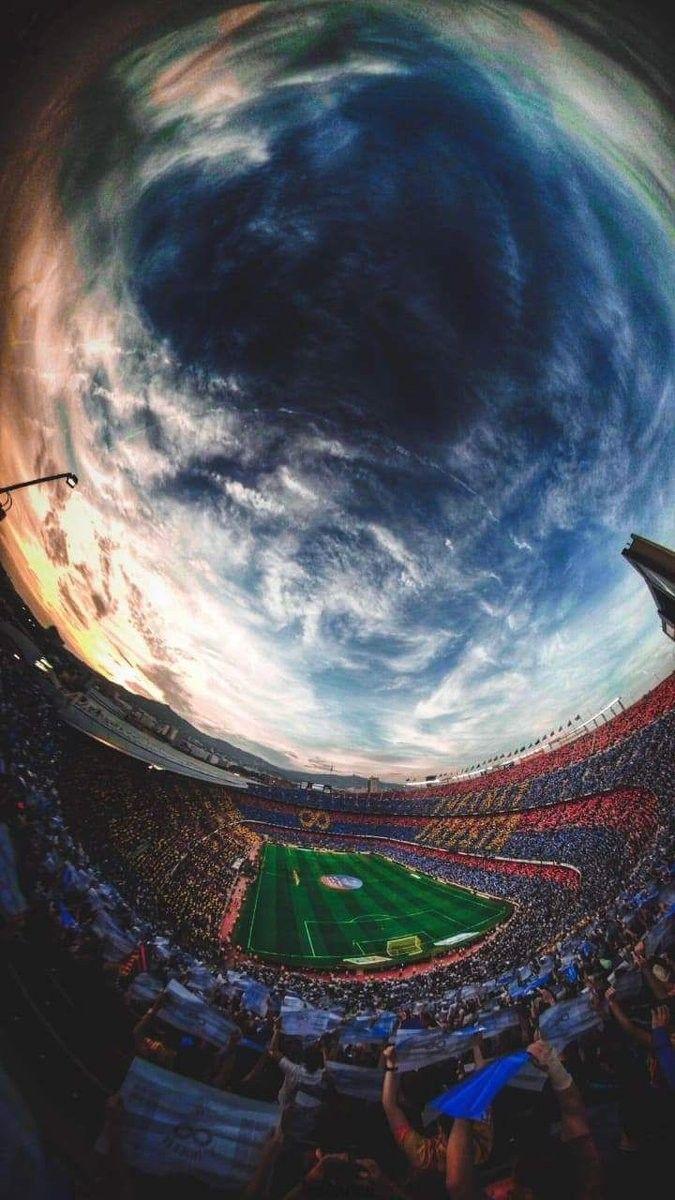 675x1200 Camp Nou ♾ Iniesta
