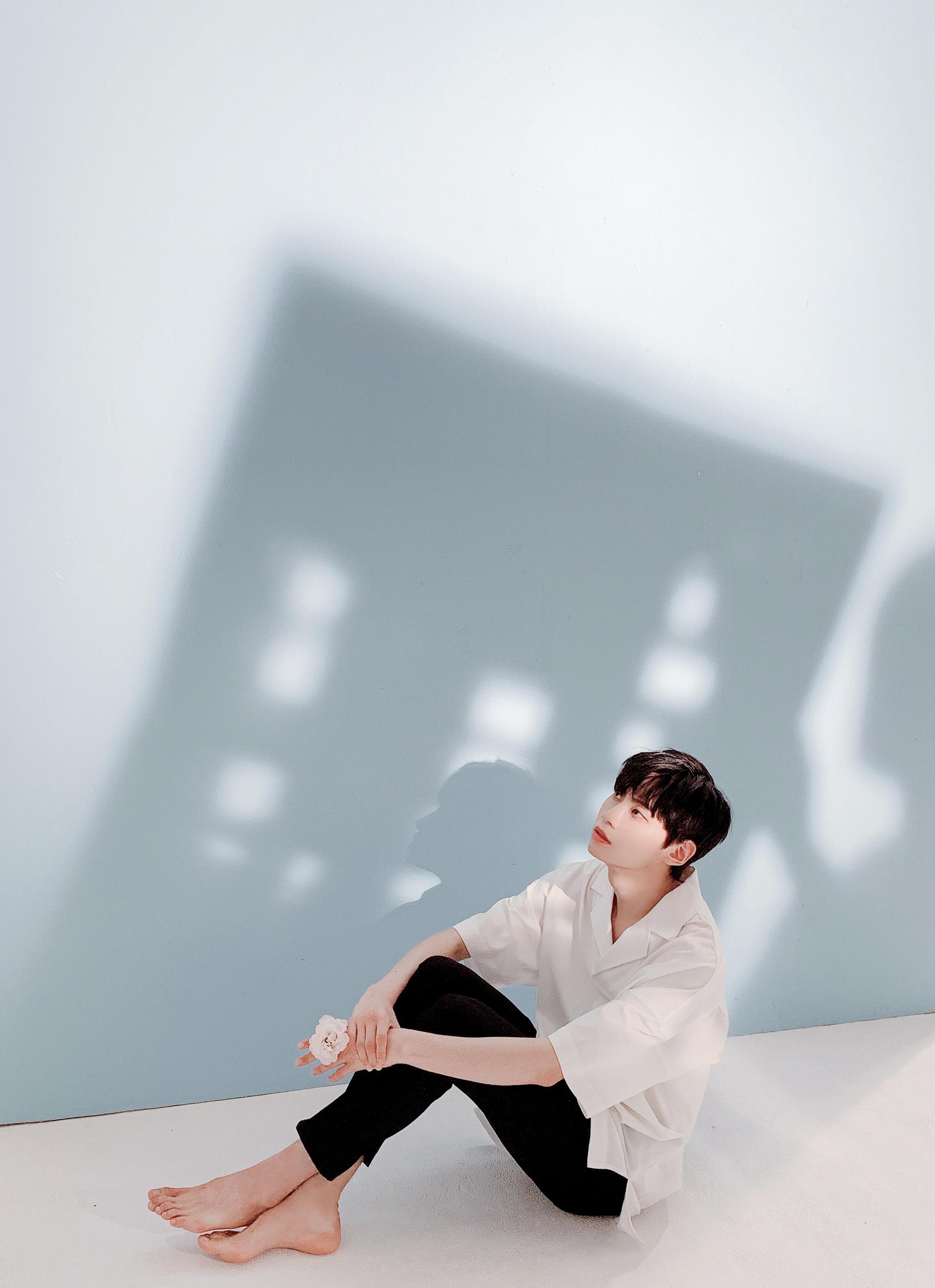 2686x3698 Lee Jin Hyuk's Feet << wikiFeet Men
