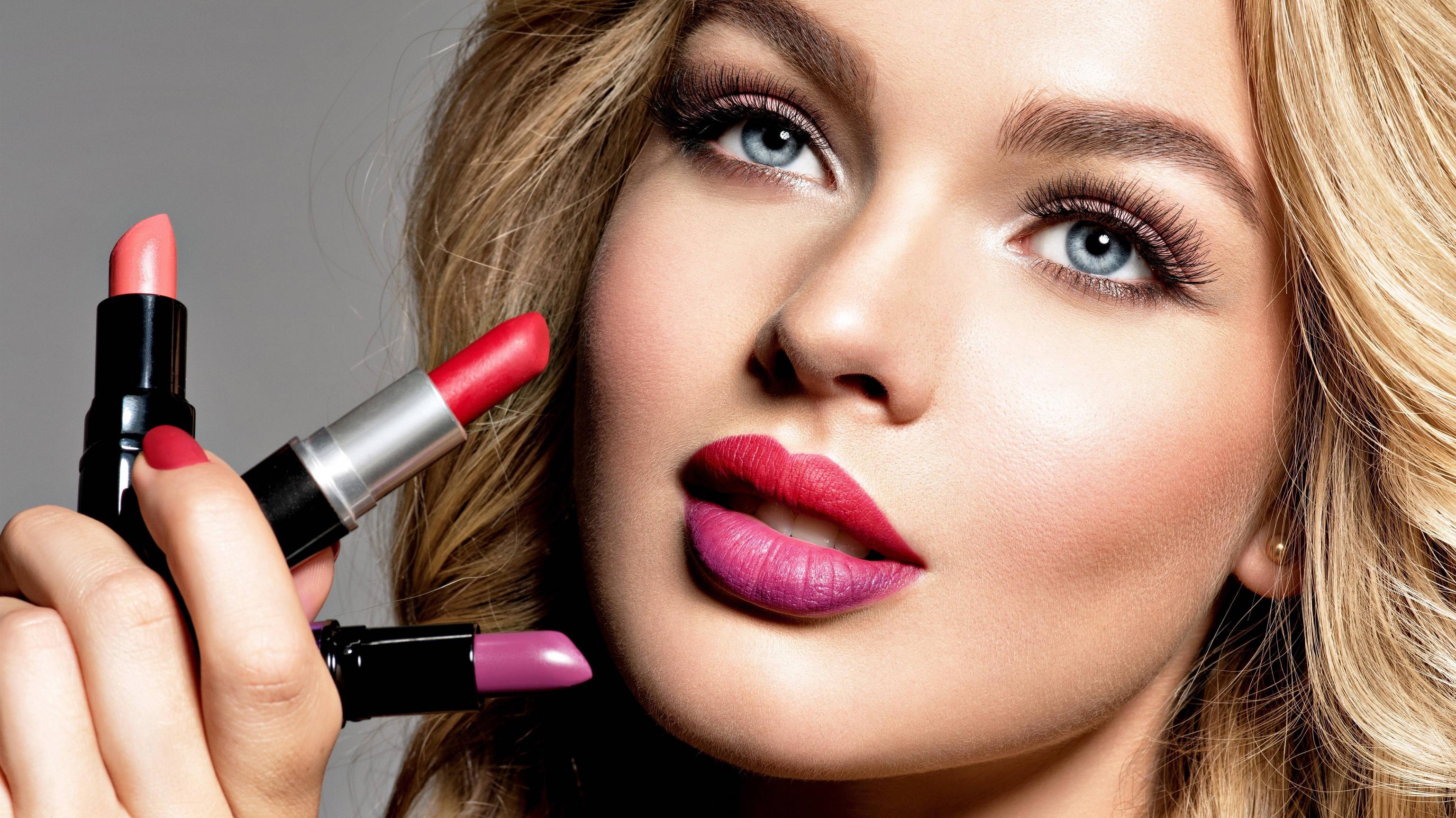 3072x1728 Wallpaper Beautiful blonde girl, face, red lip, lipstick 5120x2880 UHD 5K Picture, Image