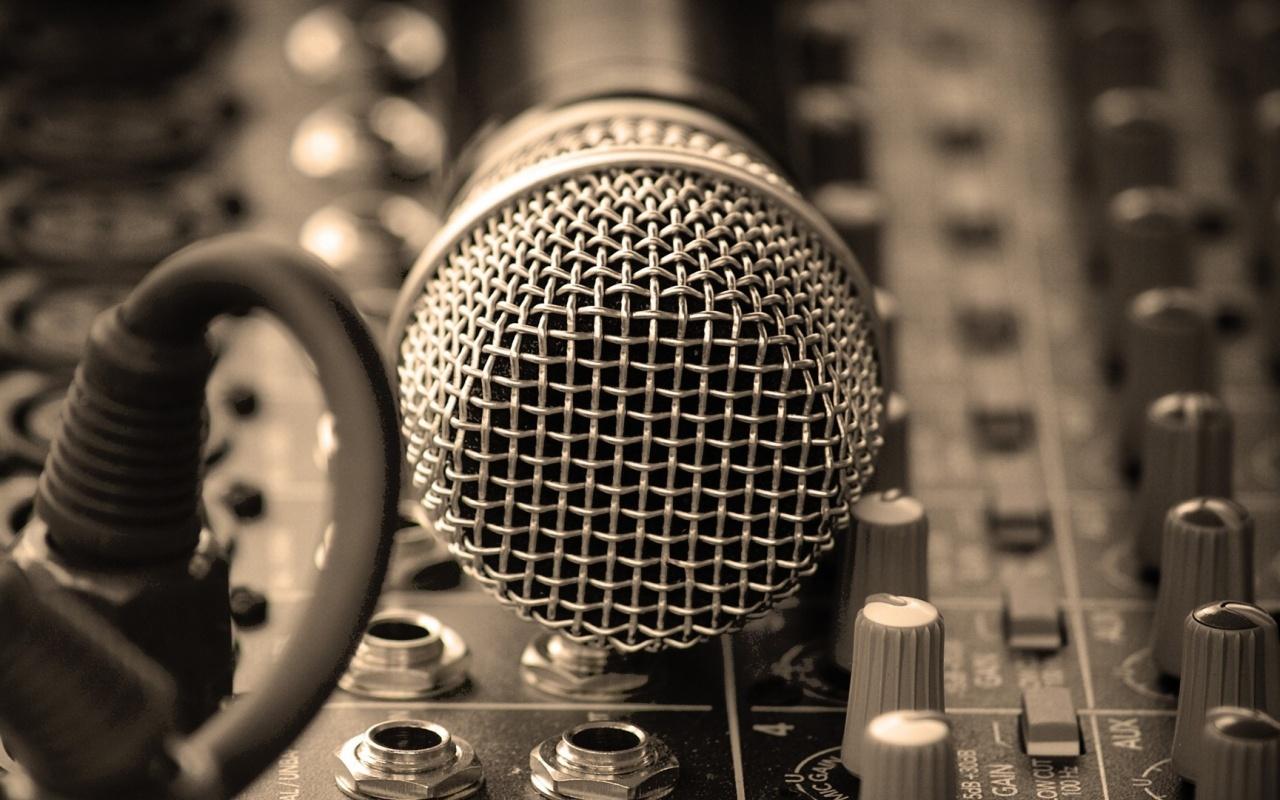 1280x800 Studio Microphone desktop PC and Mac wallpaper