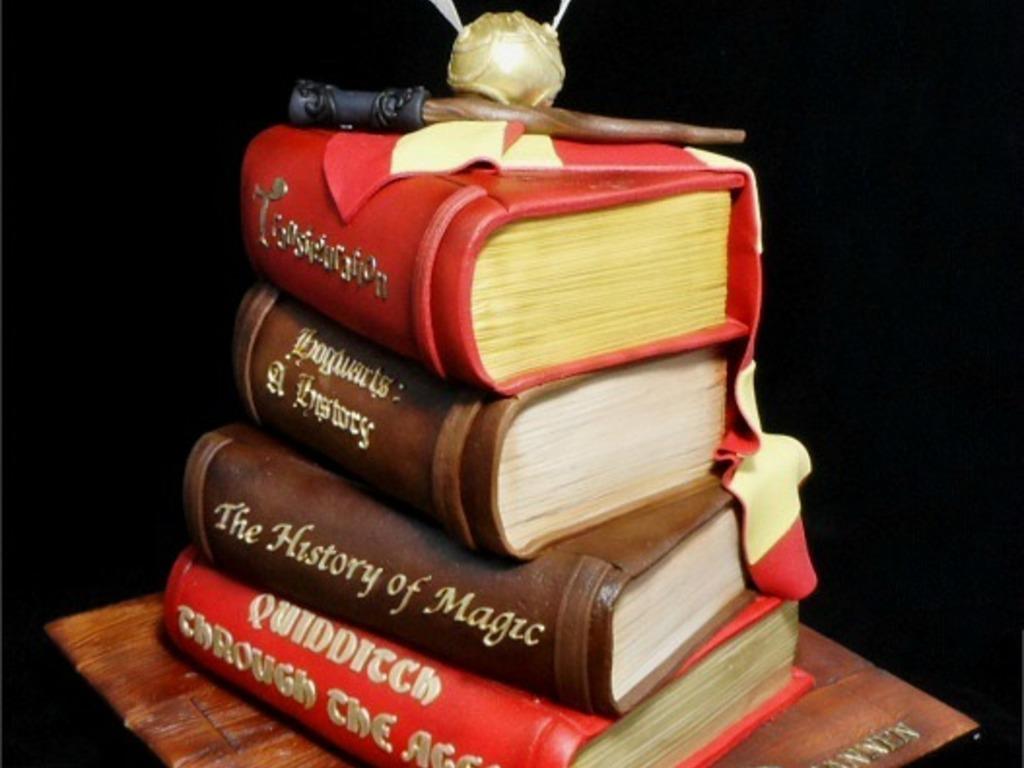 1024x768 Harry Potter Books Cake Ideas