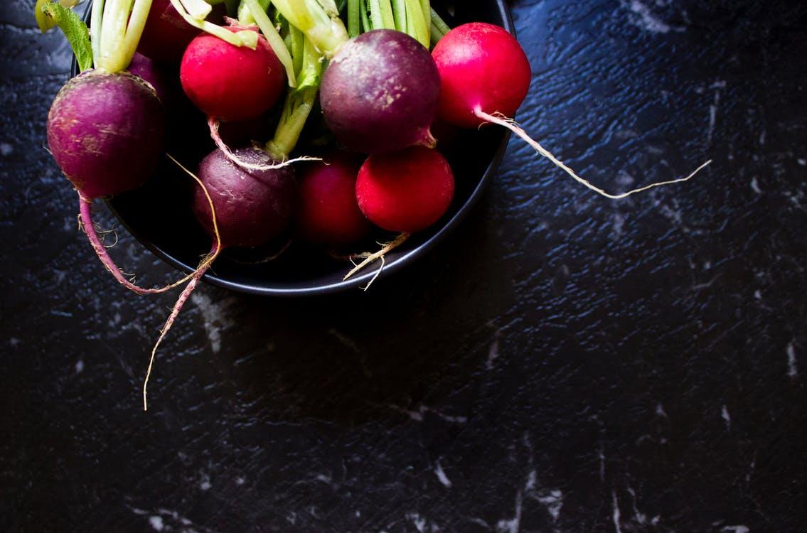 1135x750 Purple And Red Radish in Bowl · Free