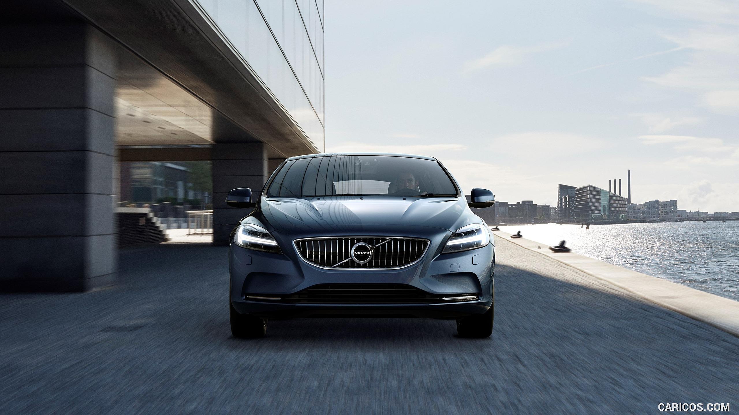 2560x1440 Volvo V40 2019 Wallpaper