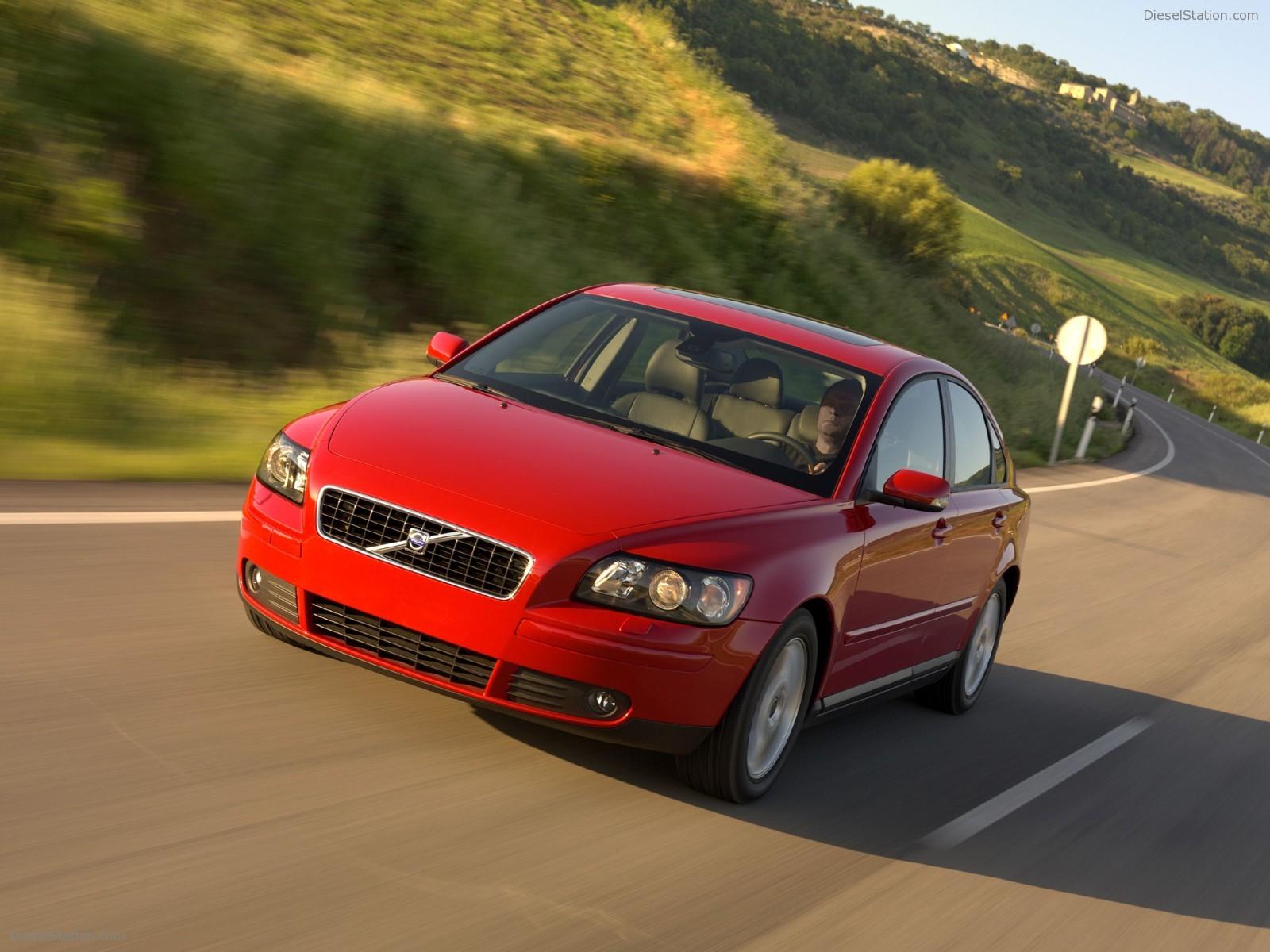 1600x1200 Volvo S40 (2004) Exotic Car Wallpaper of 21 : Diesel Station