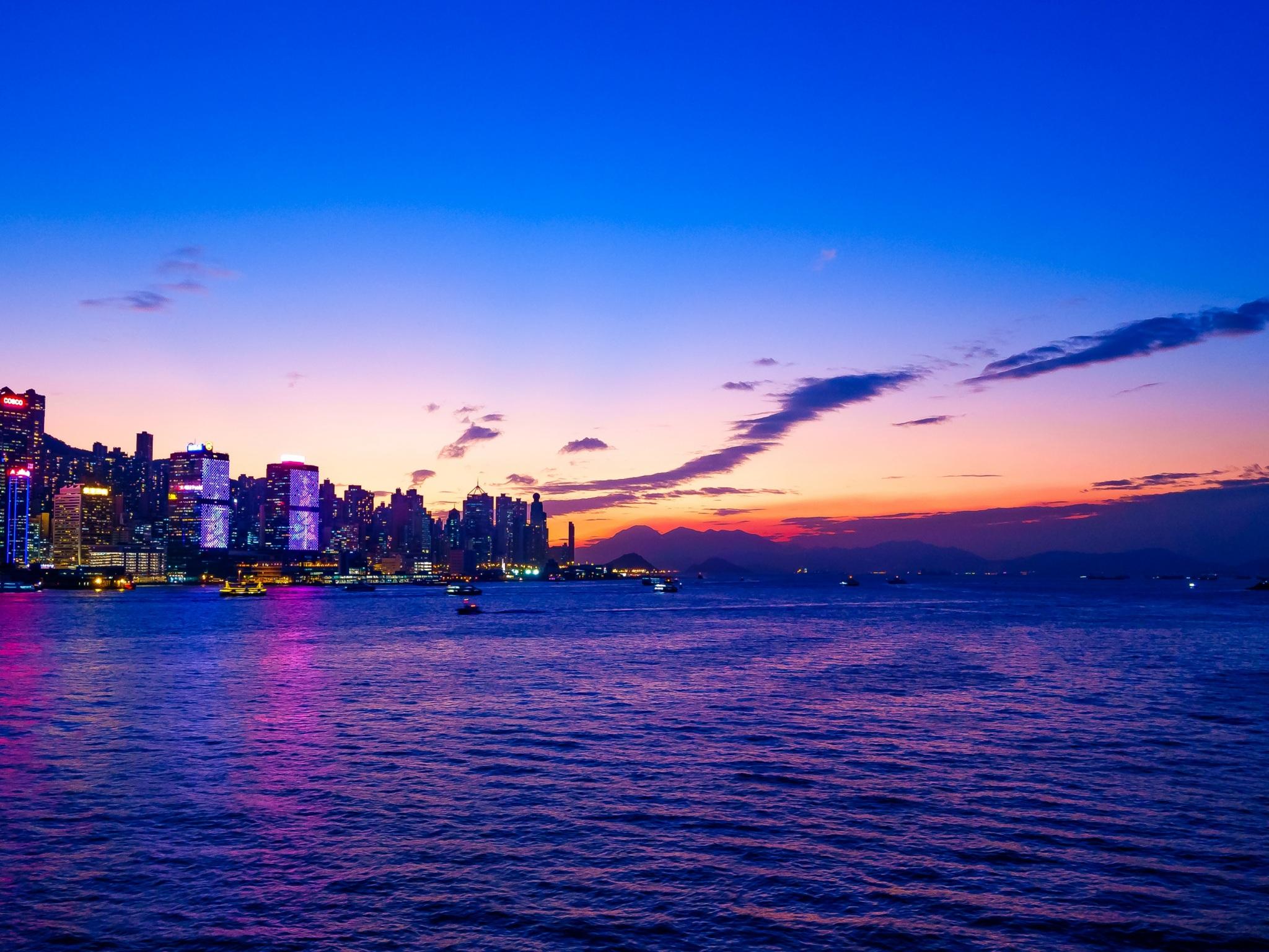 2048x1536 Wallpaper 4k night city, sunset, skyscrapers, beach 4k Wallpaper