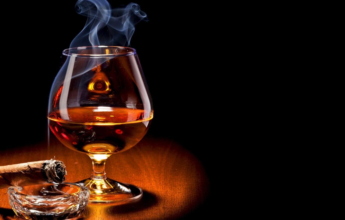 1332x850 Wallpaper glass, smoke, food, drink, cigar, alcohol, brandy, Cognac, drinking glass image for desktop, section еда