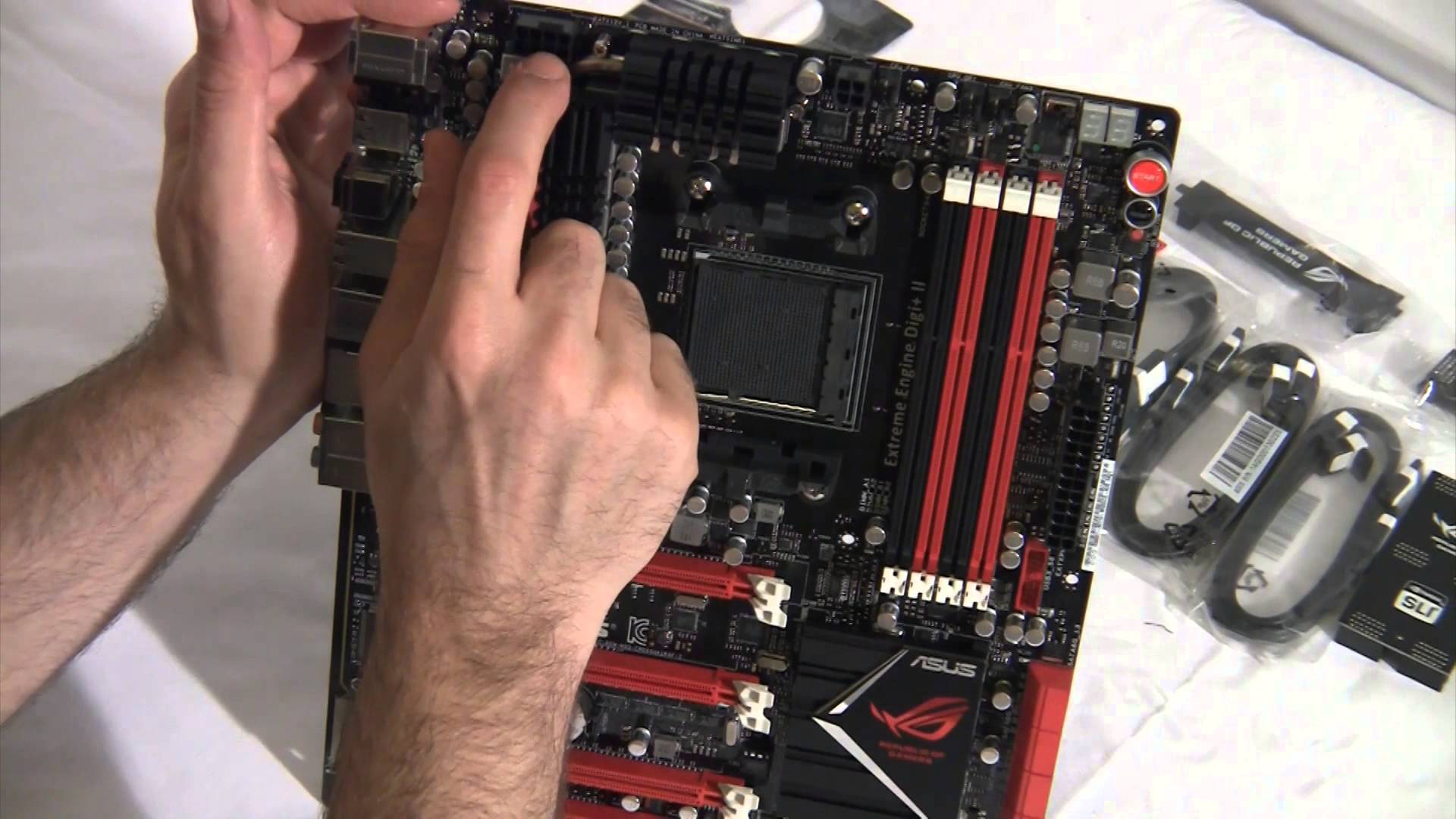 1920x1080 ASUS Crosshair V Formula Z Unboxing And Review [ITA]