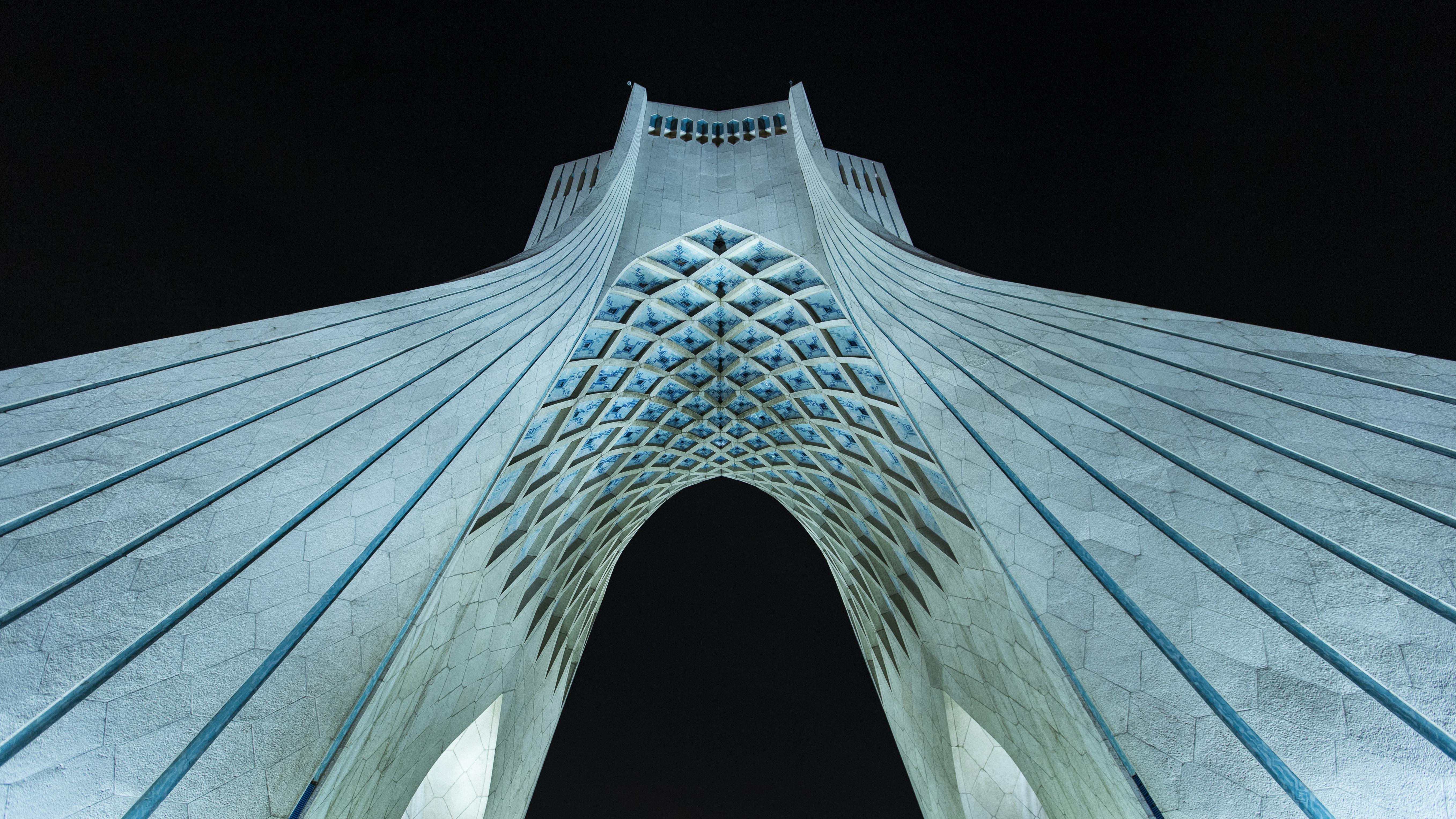 5429x3054 Azadi Tower at night in low