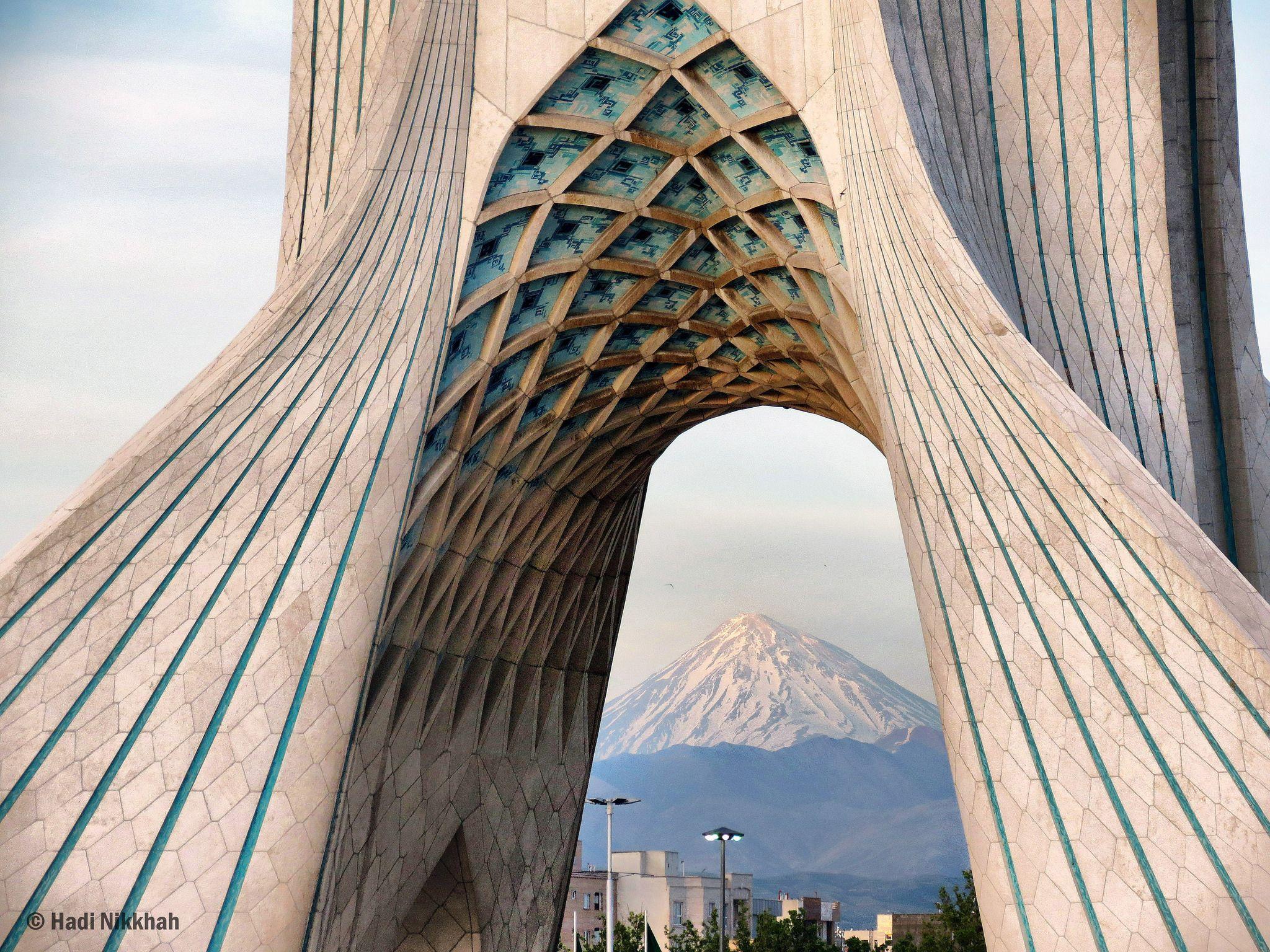 2048x1536 Azadi Tower and Mount Damavand in Tehran میدان آزادی و کوه دماوند در یک روز پاک تهران. Tehran, Tehran iran, Tower