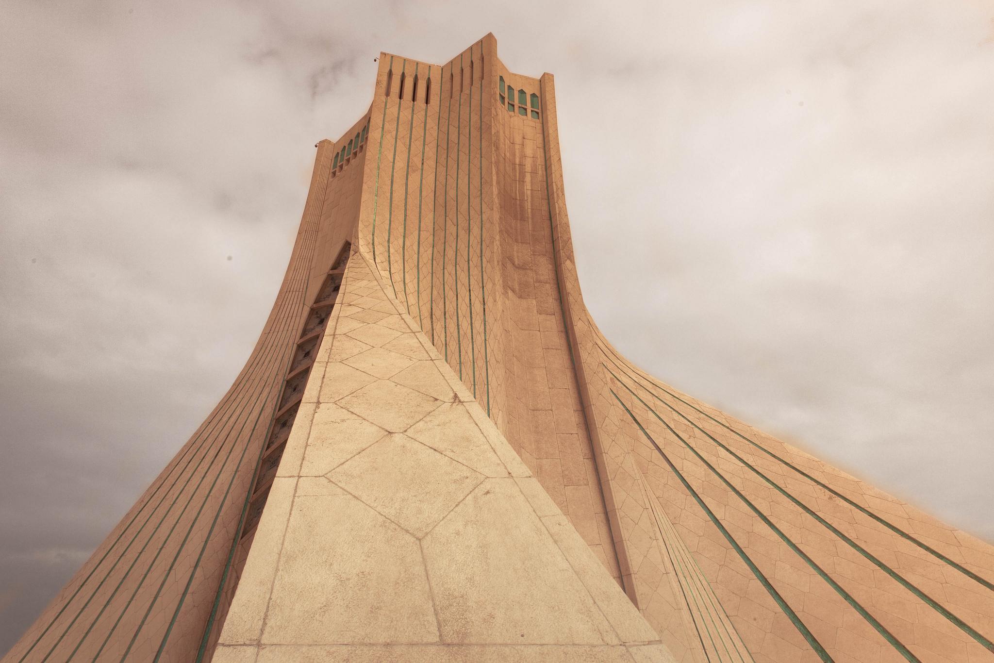 2048x1366 Azadi Tower // Iran Dent de L'Oeil