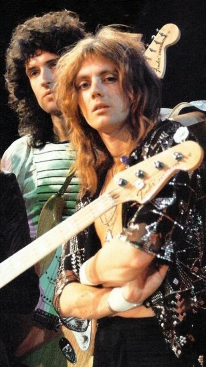 720x1280 lockscreen, band and roger taylor