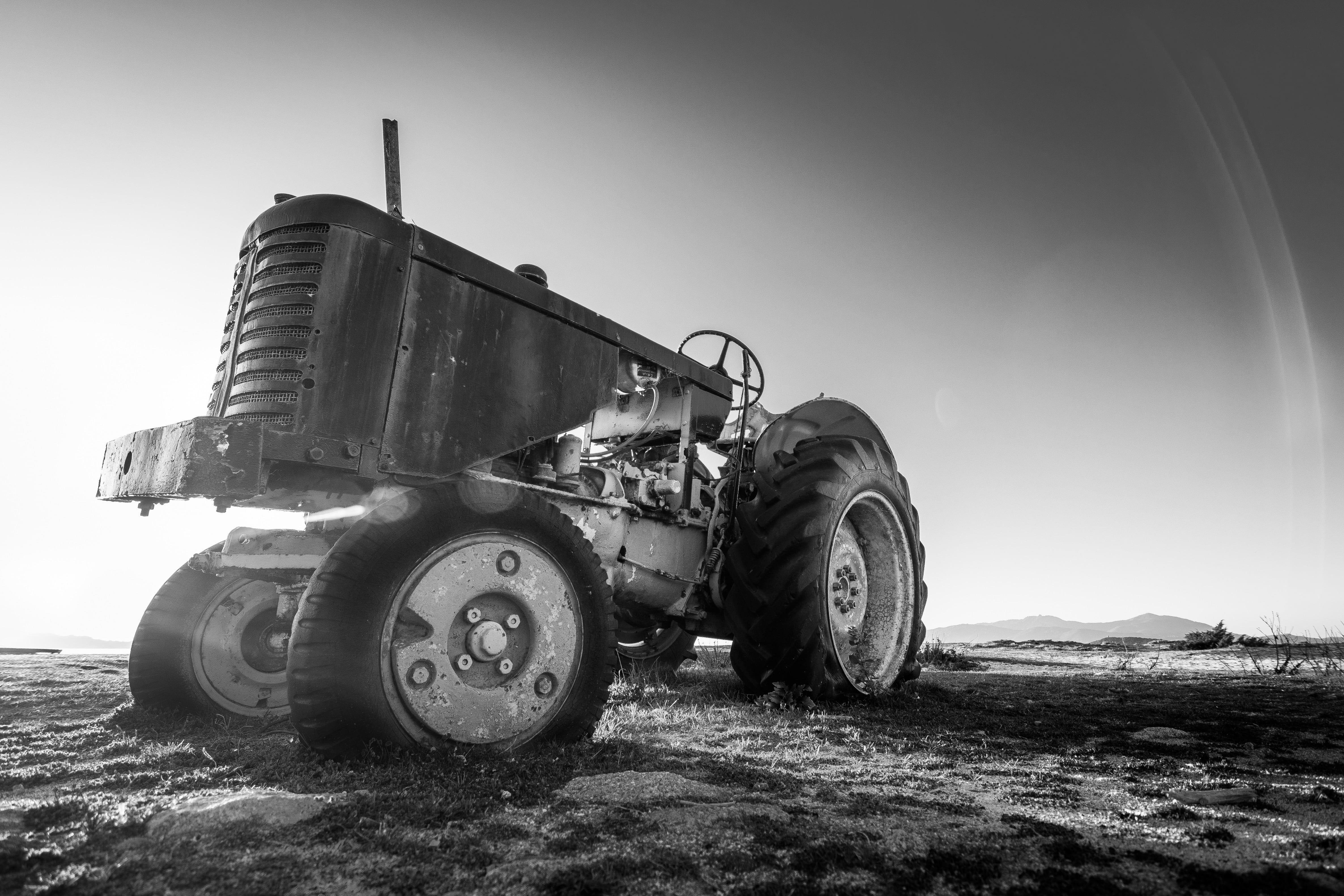 4743x3162 Black farm tractor, Corsica, tractors, vintage, beach HD wallpaper