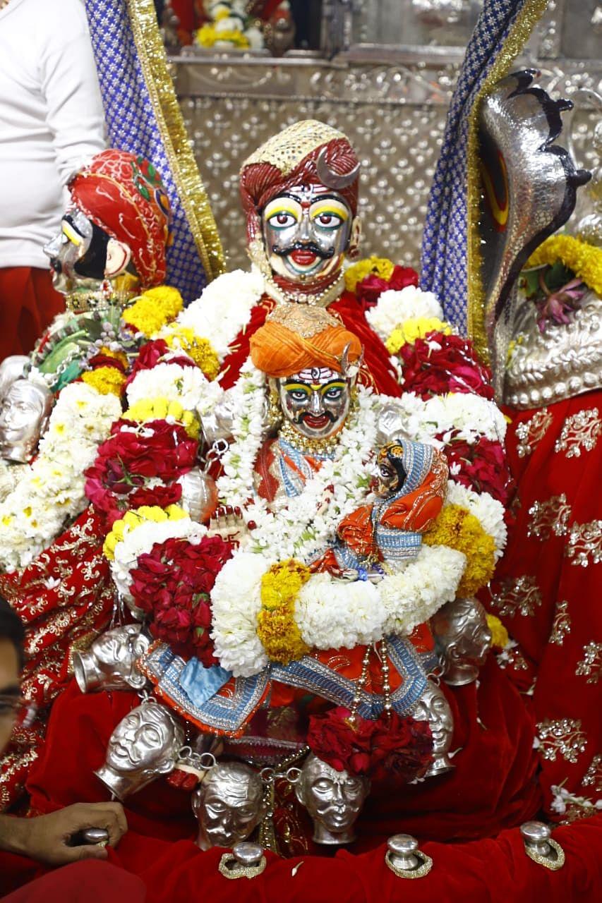 853x1280 Ujjain: Mahakal gives a glimpse in 'Panch Mukharwind'