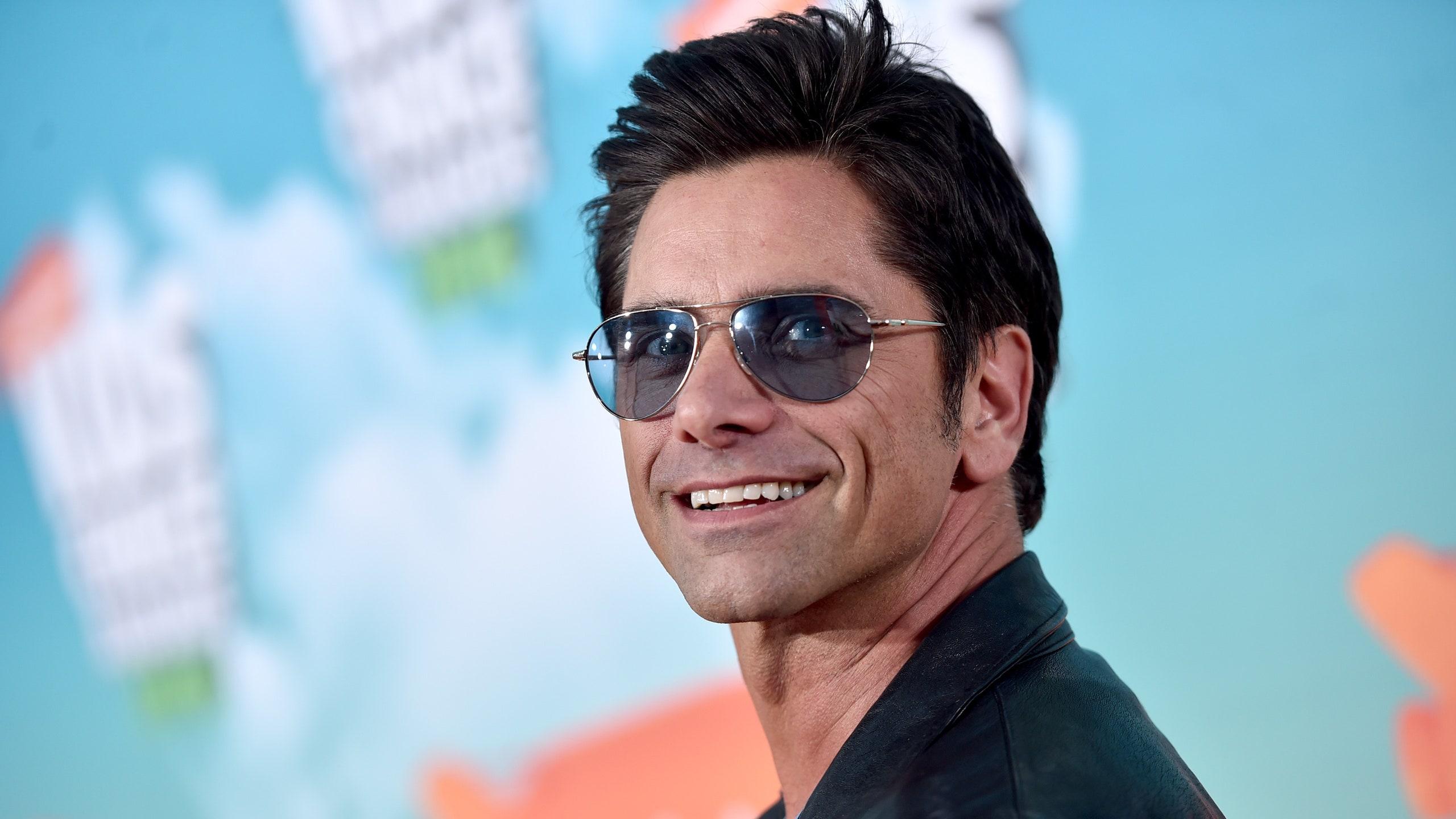 2560x1440 John Stamos Reveals His Regimen for Looking Ageless Forever