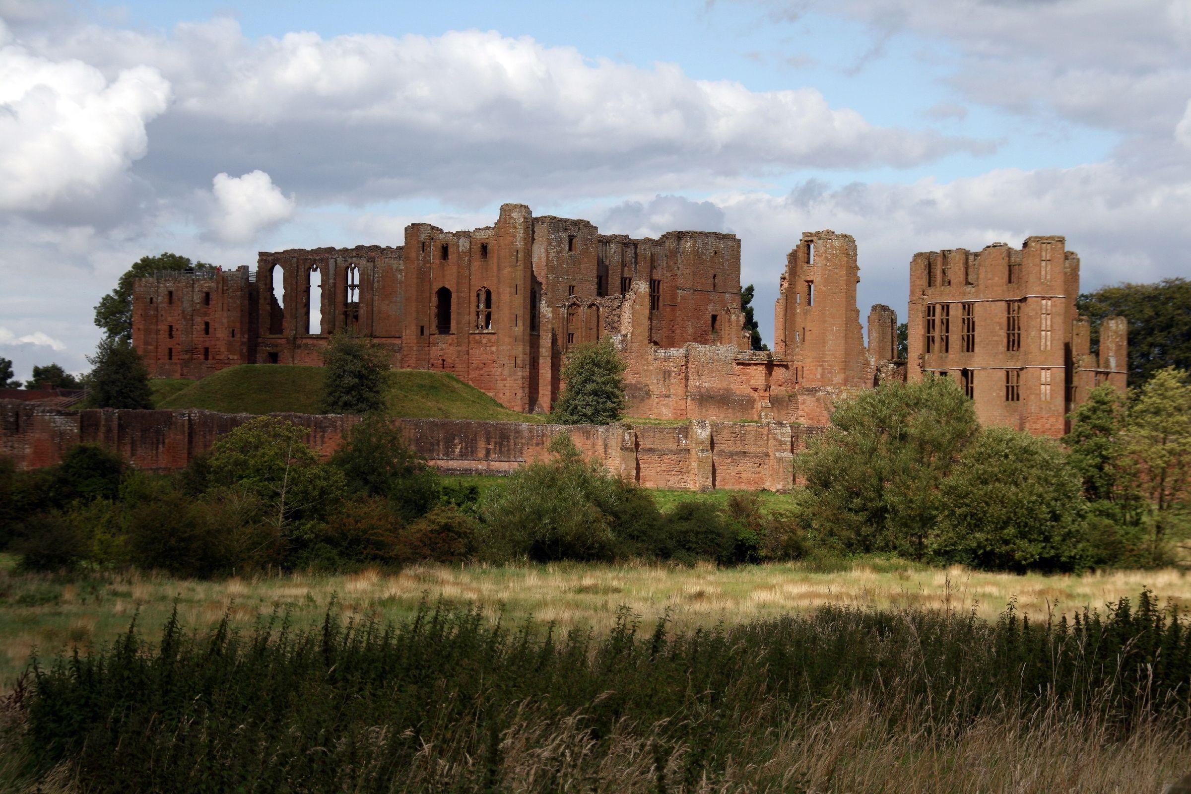 2400x1600 Wallpaper Kenilworth Castle England Castles Cities 2400x1600