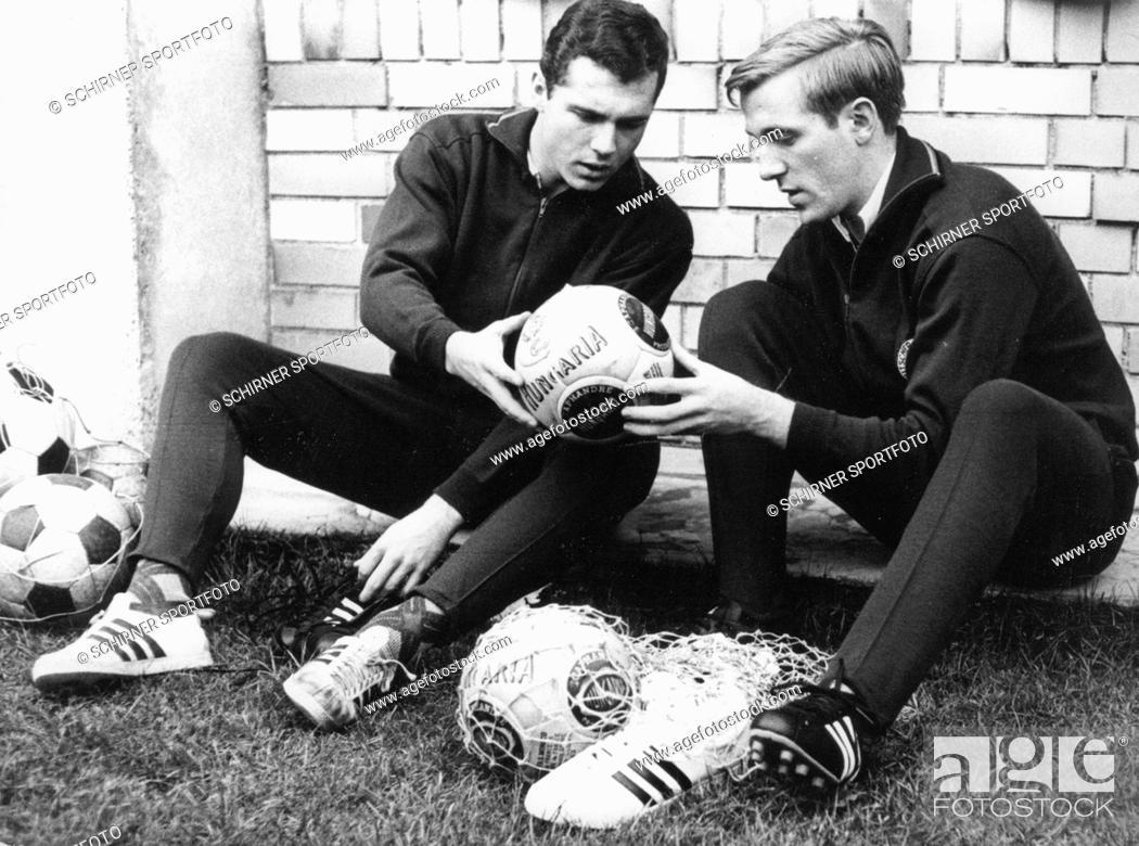 1050x780 German National Players Franz Beckenbauer (l) And Günter Netzer (r) Have A Look At New Soccer Balls., , Picture And Rights Managed Image. Pic. PAH 8193757
