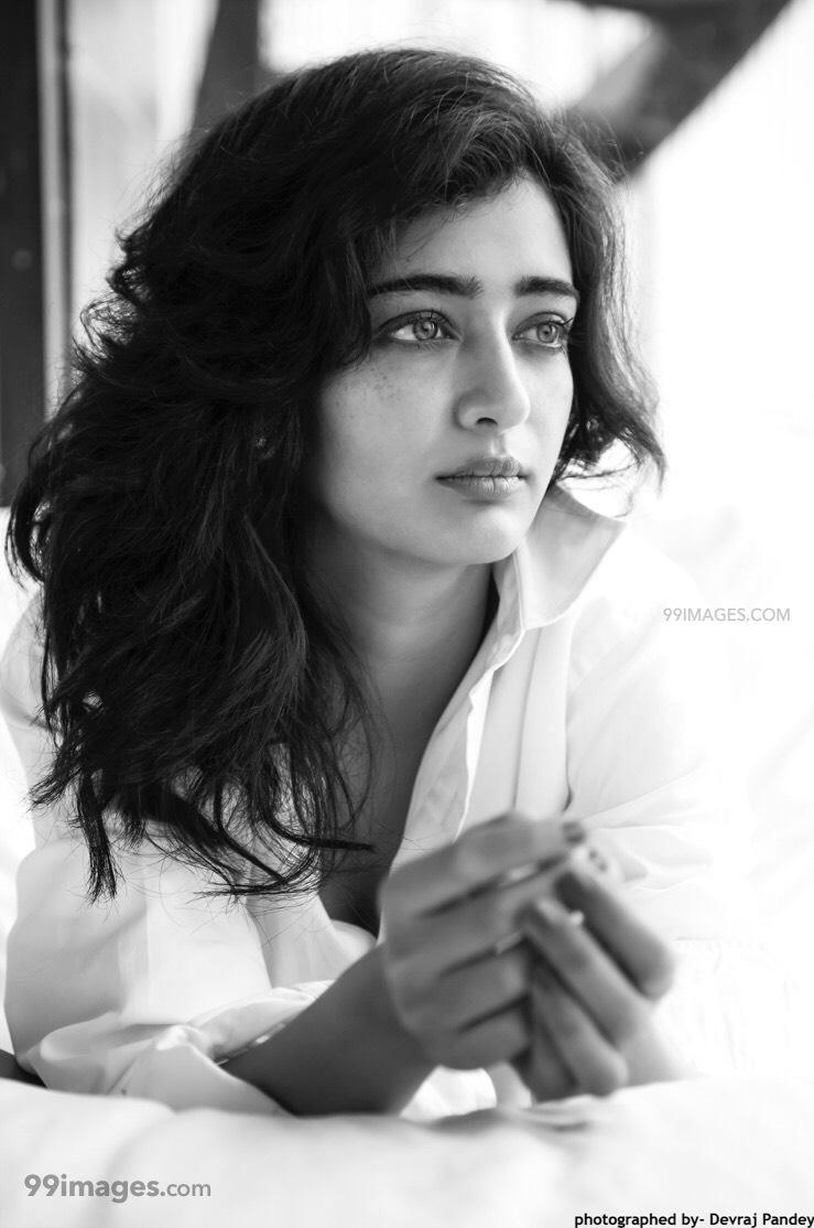 739x1114 Akshara Haasan HD Wallpaper (Desktop Background / Android / iPhone) (1080p, 4k) (739x1114) (2021)